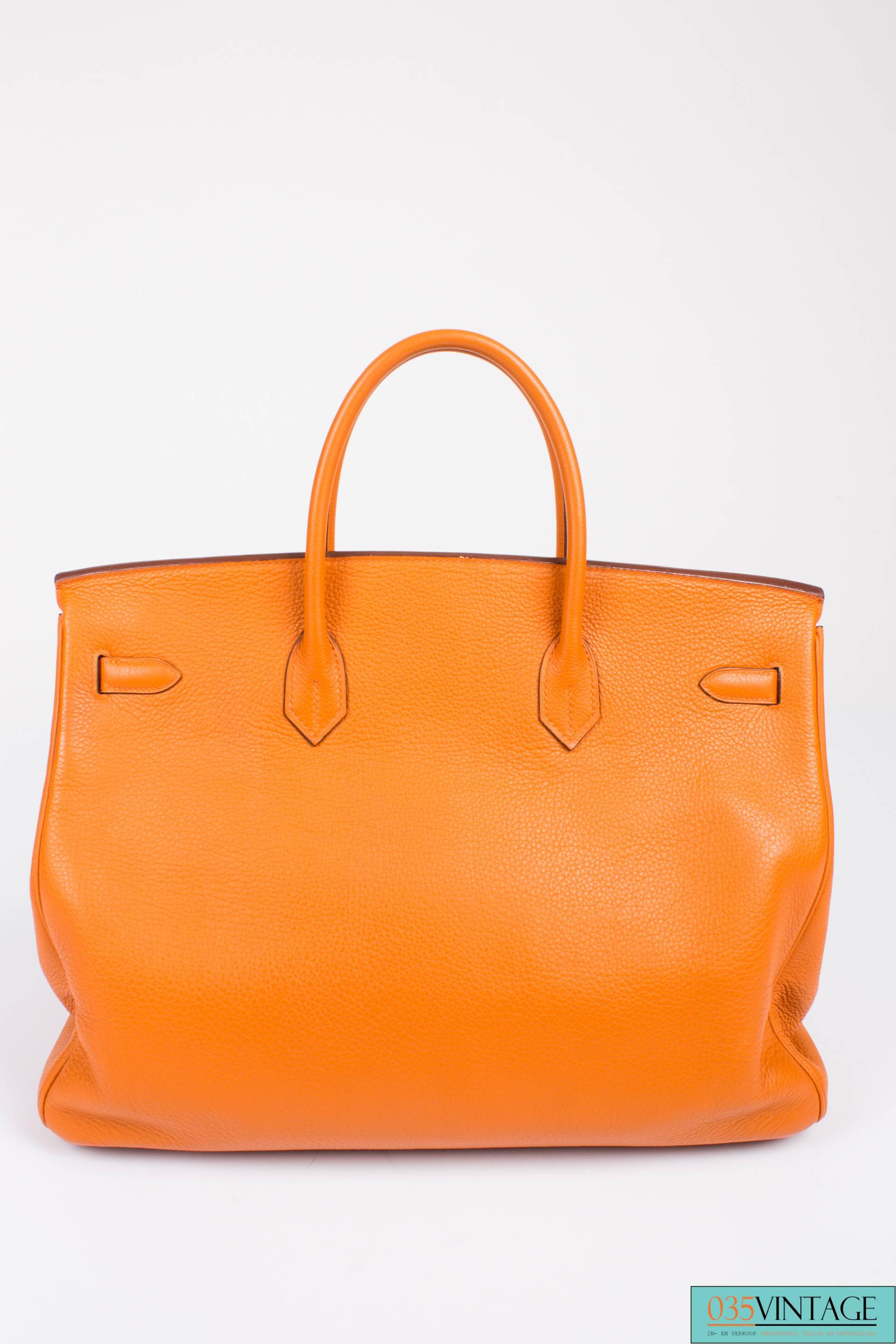Hermès Birkin Bag 40 - Orange H Togo Leather  In Excellent Condition In Baarn, NL