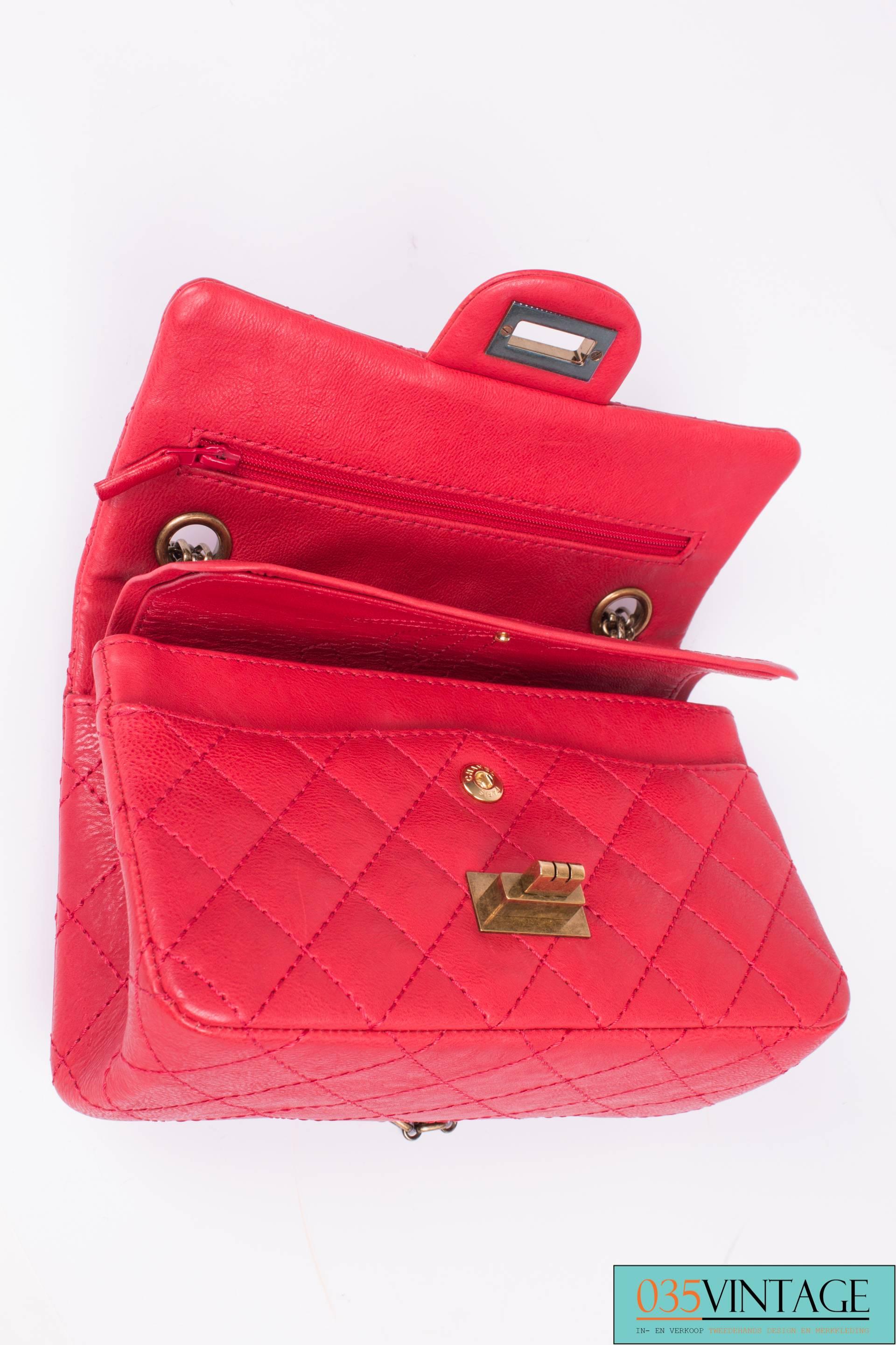 Chanel 2.55 Reissue Classic Mini Double Flap Bag Mademoiselle Lock - red In Excellent Condition In Baarn, NL