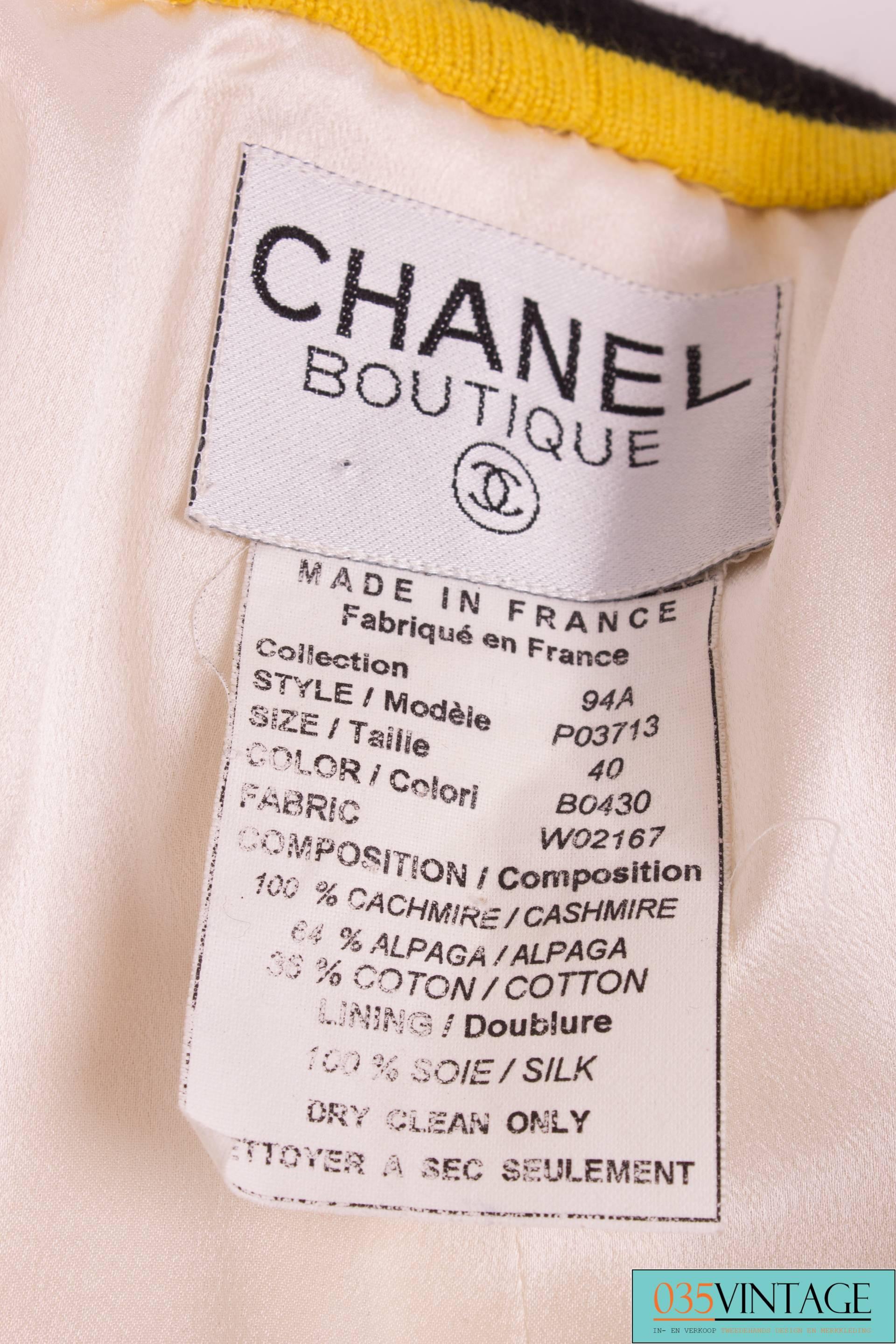 Chanel Alpaca Vintage Jacket 1994 - ivory white In Excellent Condition In Baarn, NL