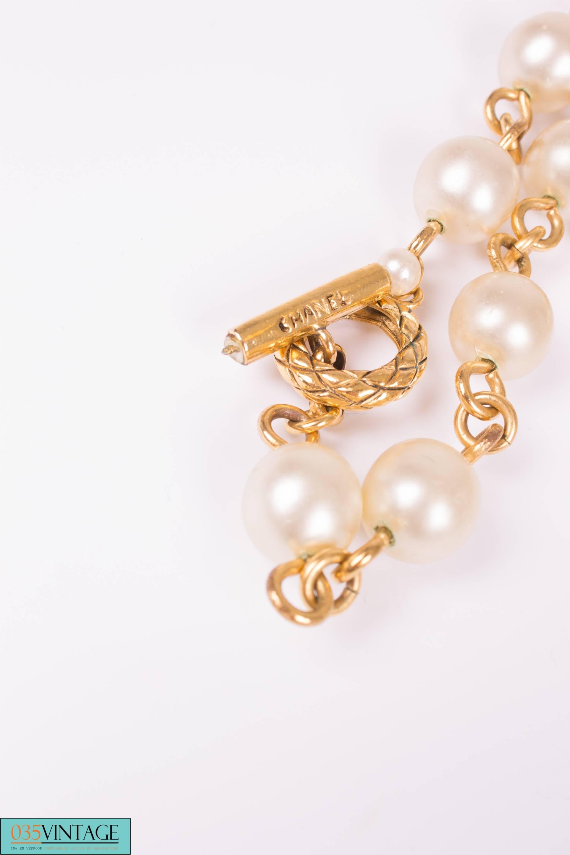 Women's Chanel Pearl Charm Necklace Vintage - gold 