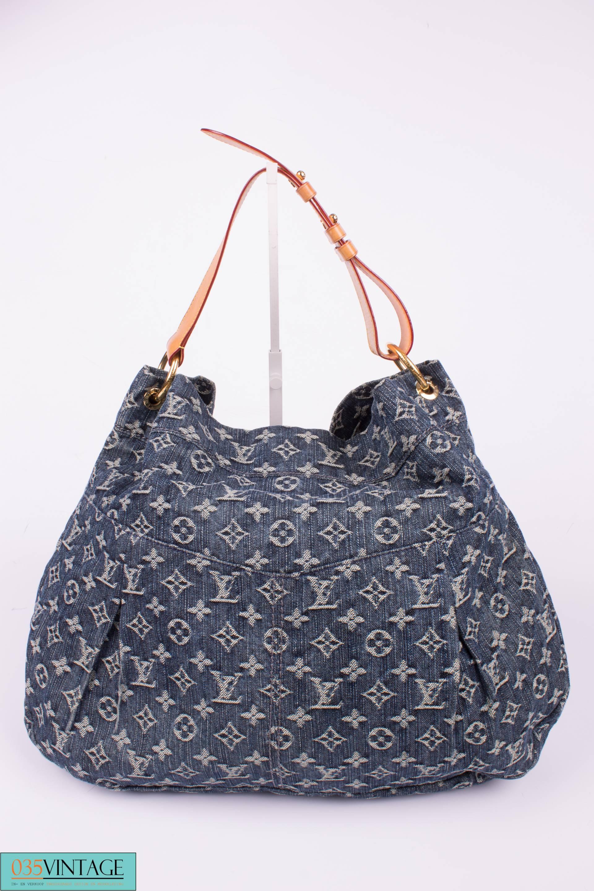 Louis Vuitton Denim Daily GM Bag - blue  In Excellent Condition In Baarn, NL