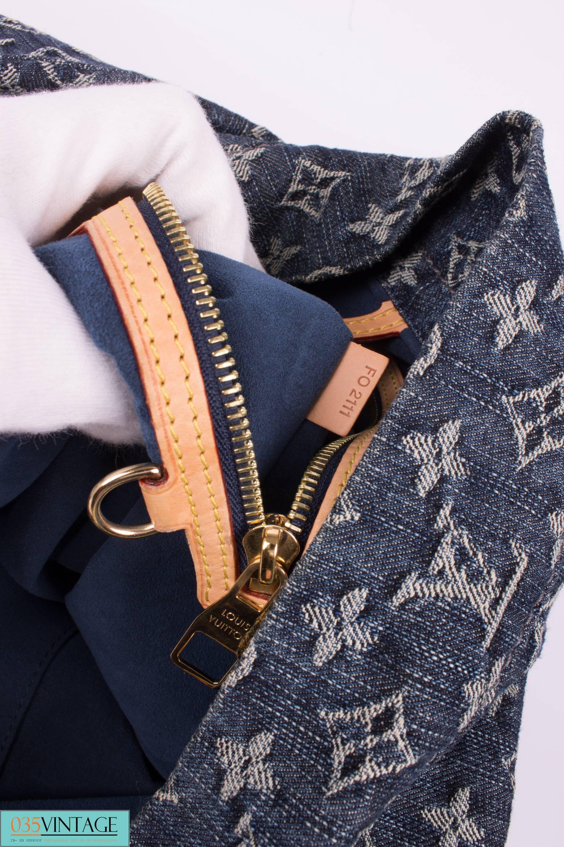 Men's Louis Vuitton Denim Daily GM Bag - blue