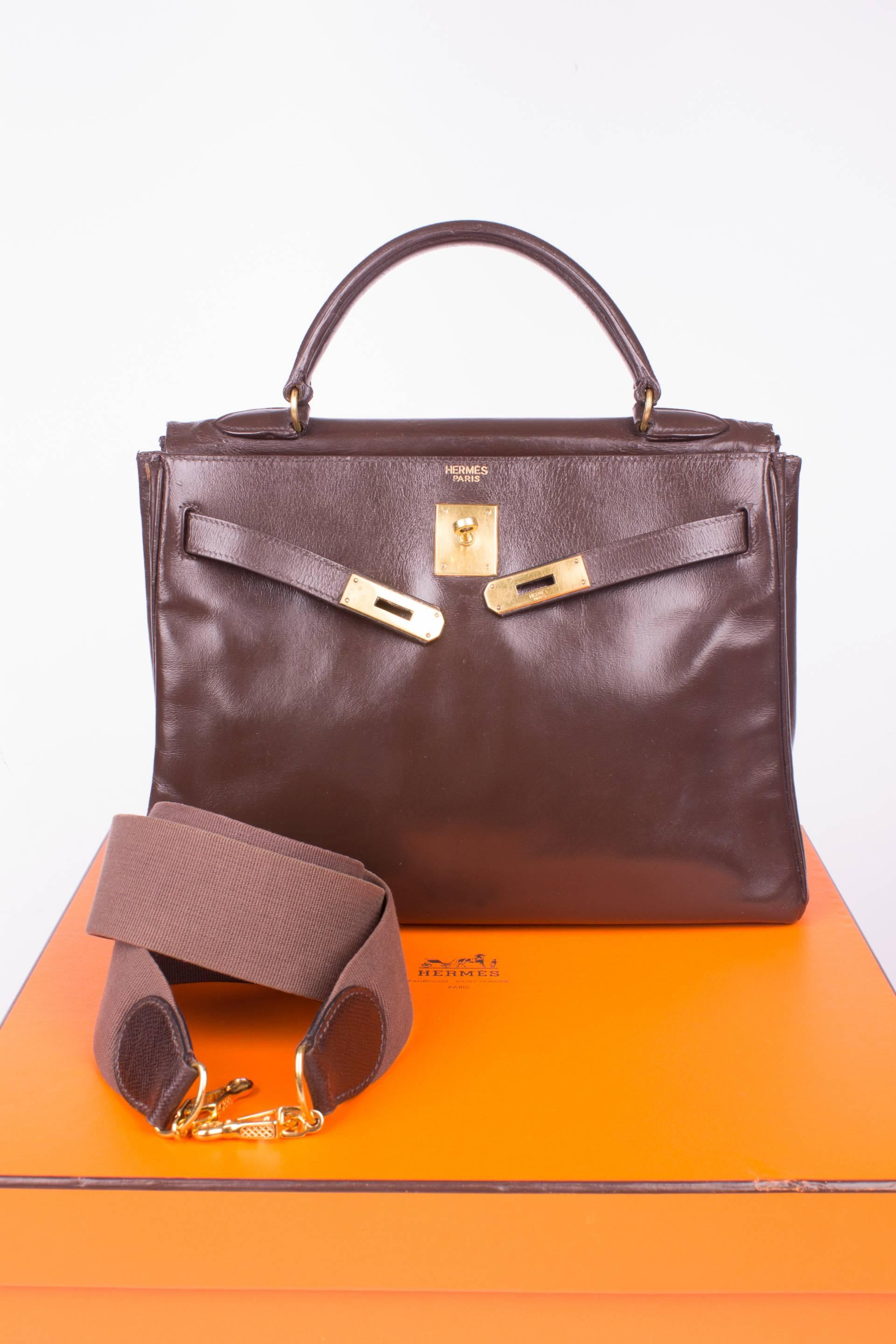   Hermes Kelly Bag 32, Vintage 1971 - chocolate brown    In Fair Condition In Baarn, NL