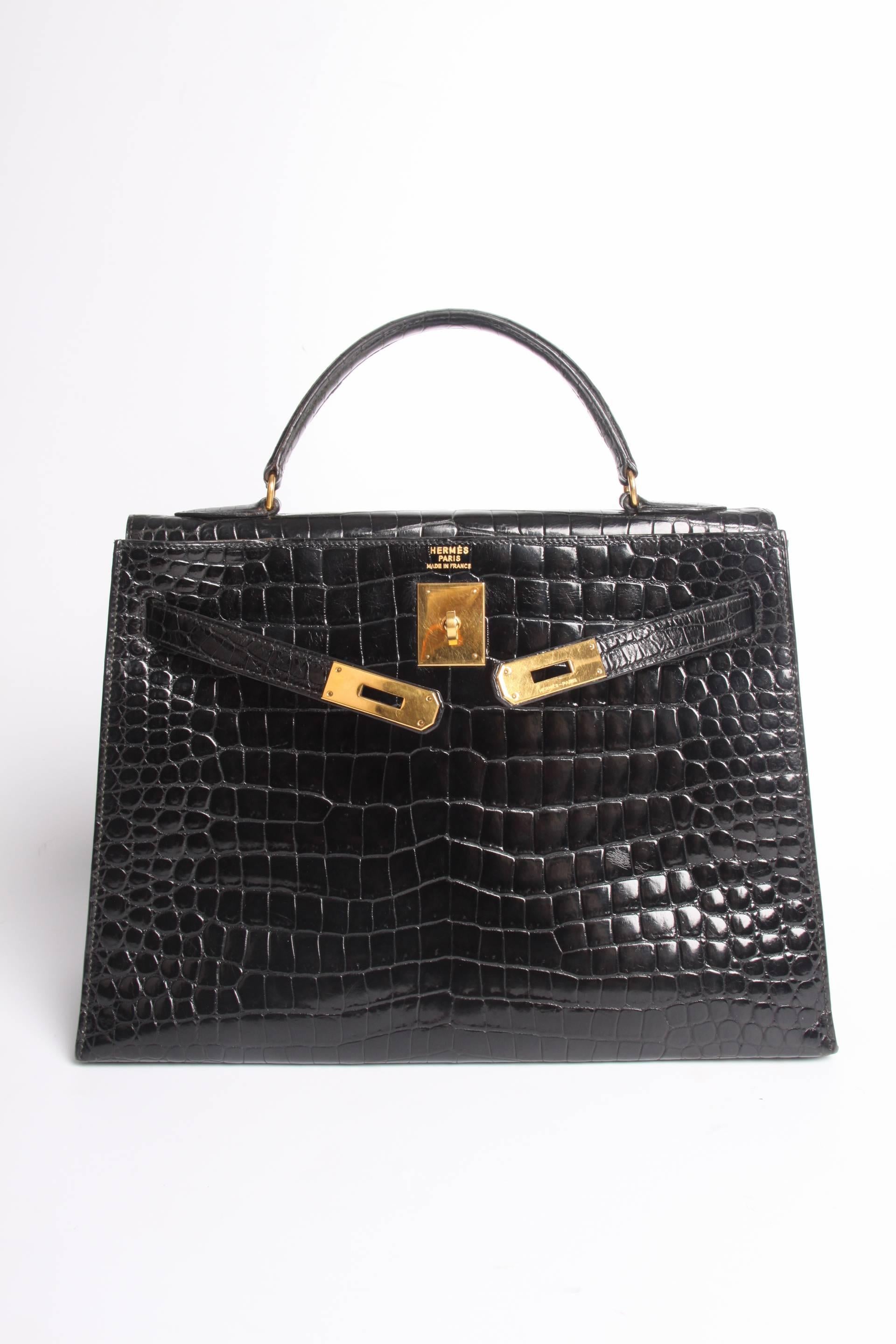 We have seen numerous Hermès Kelly Bags, but this one is quite exquisit! A 1945 beauty made of black crocodile leather. An authentic collector's item and very very rare!

Every bag is handcrafted in France and has numerous characteristics.