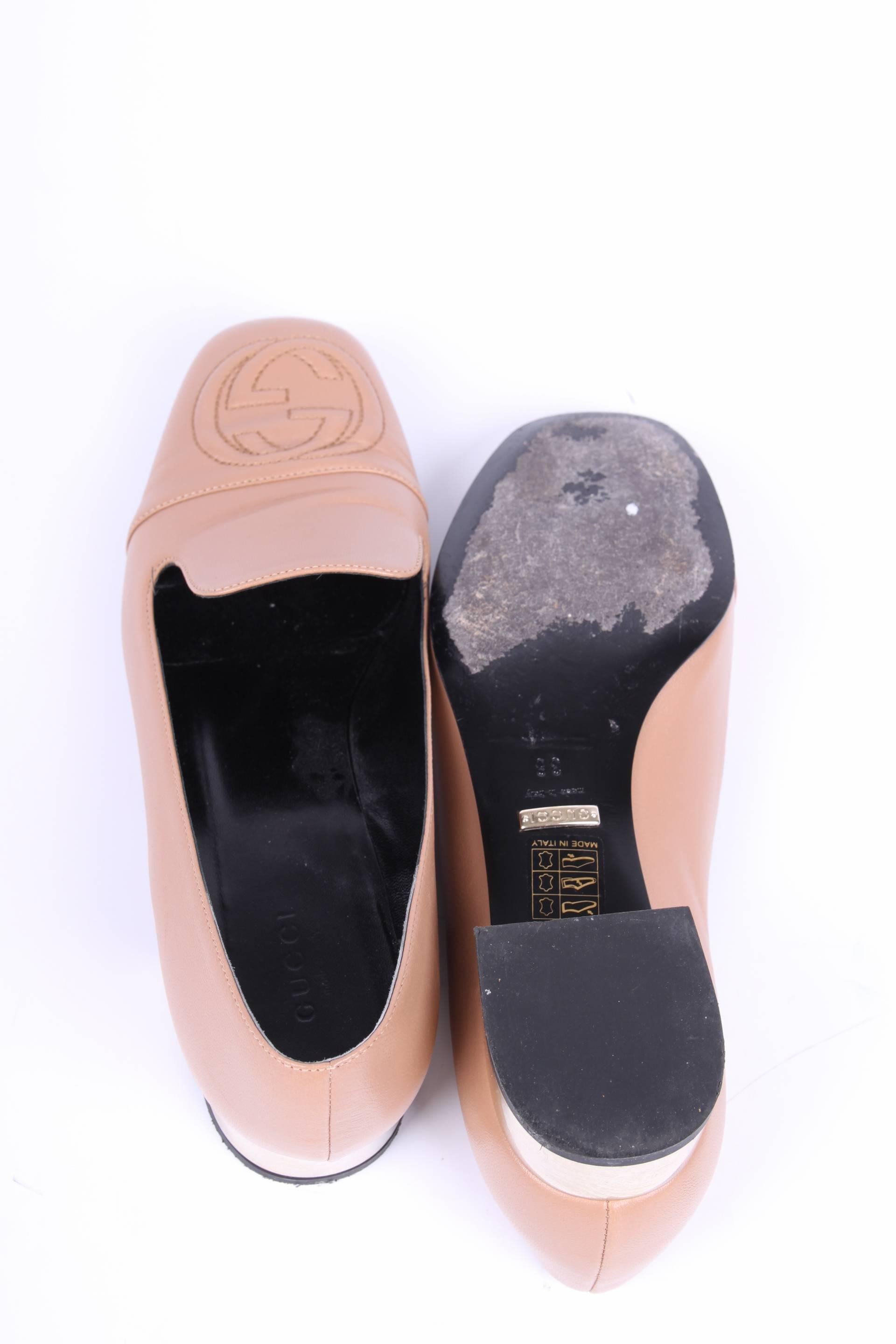 Gucci Leather Loafers - beige  In Good Condition For Sale In Baarn, NL