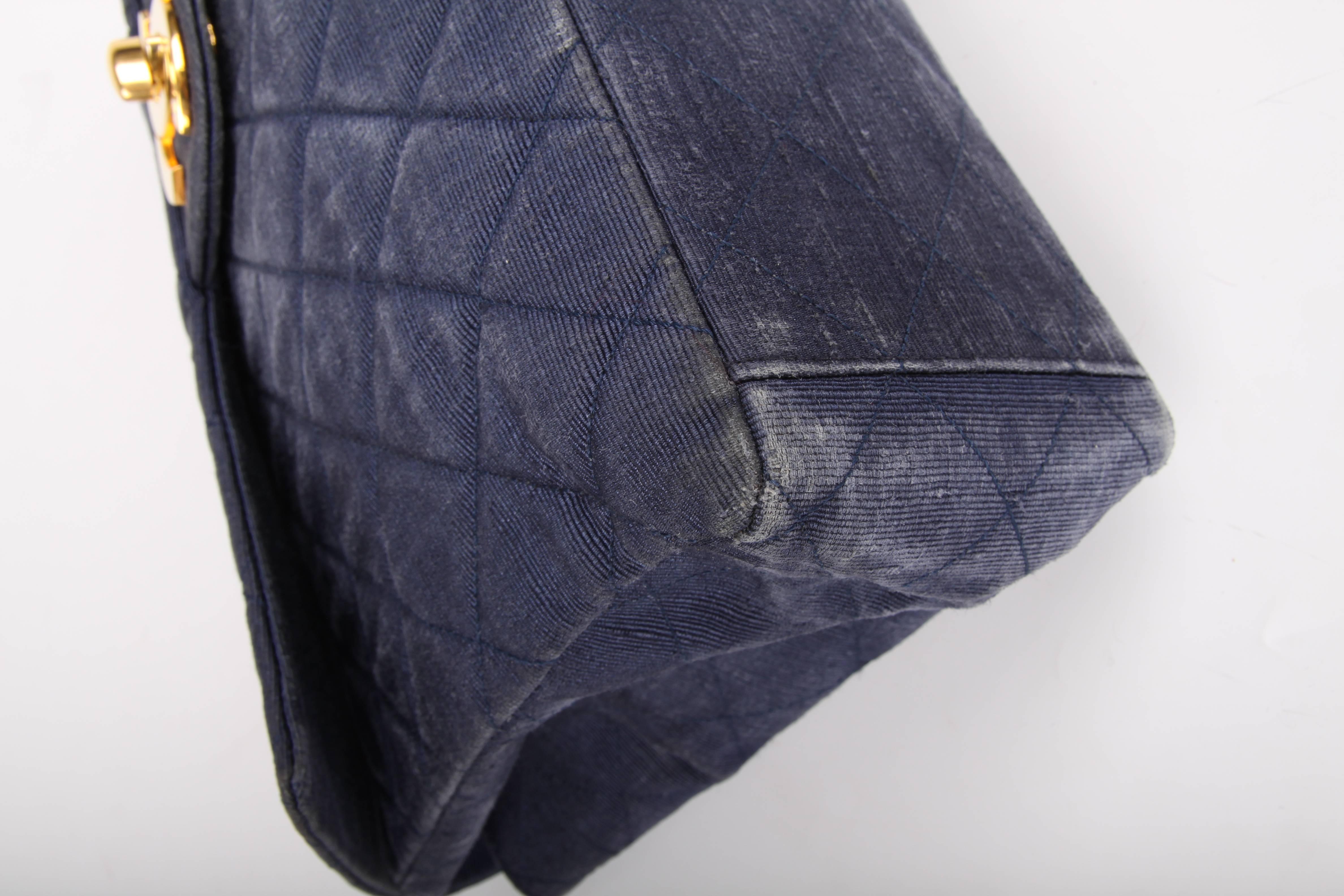 Chanel 2.55 Timeless Maxi Denim Single Flap Bag - blue 1991 For Sale 2