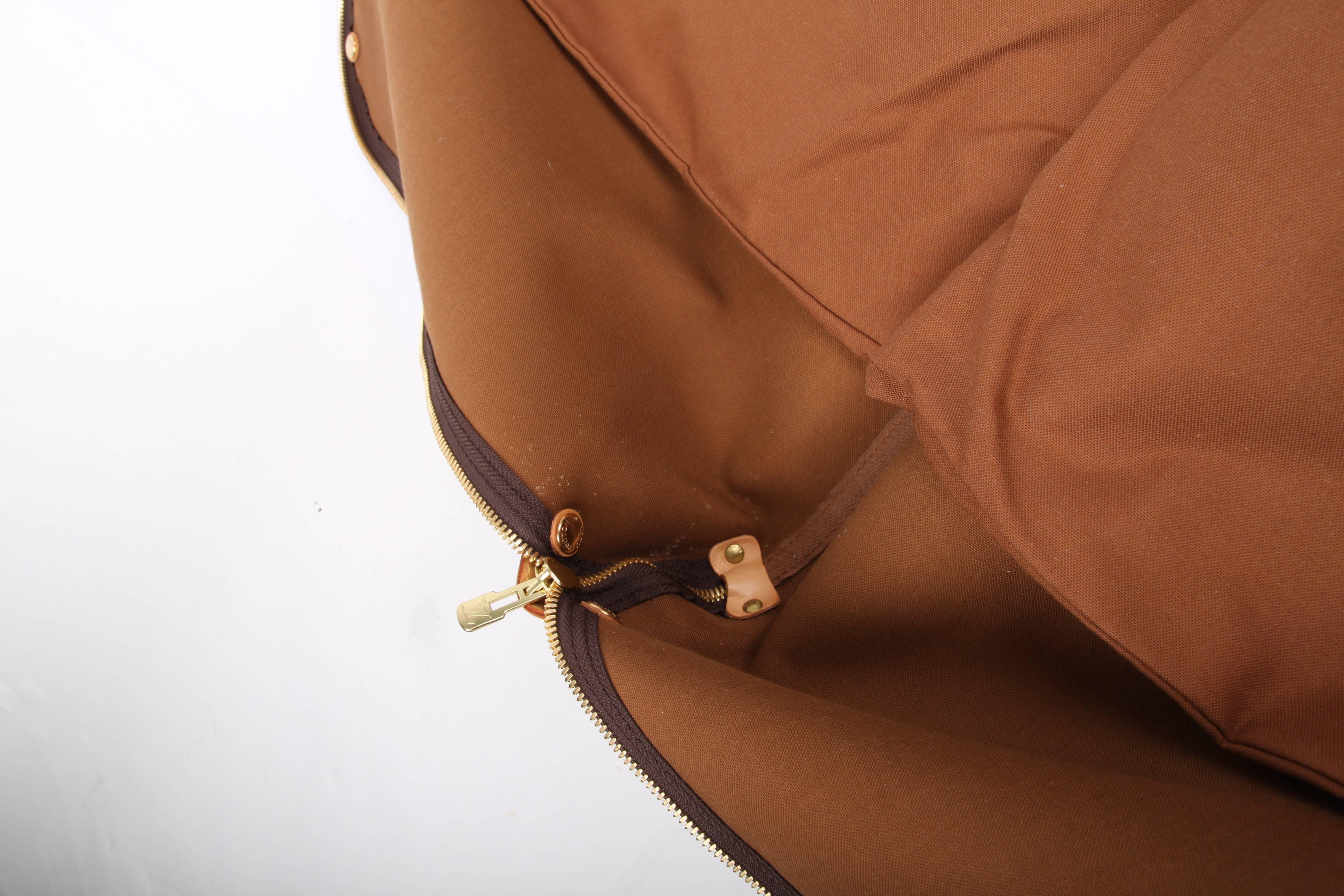 Women's or Men's Louis Vuitton Kabul Garment Bag - brown