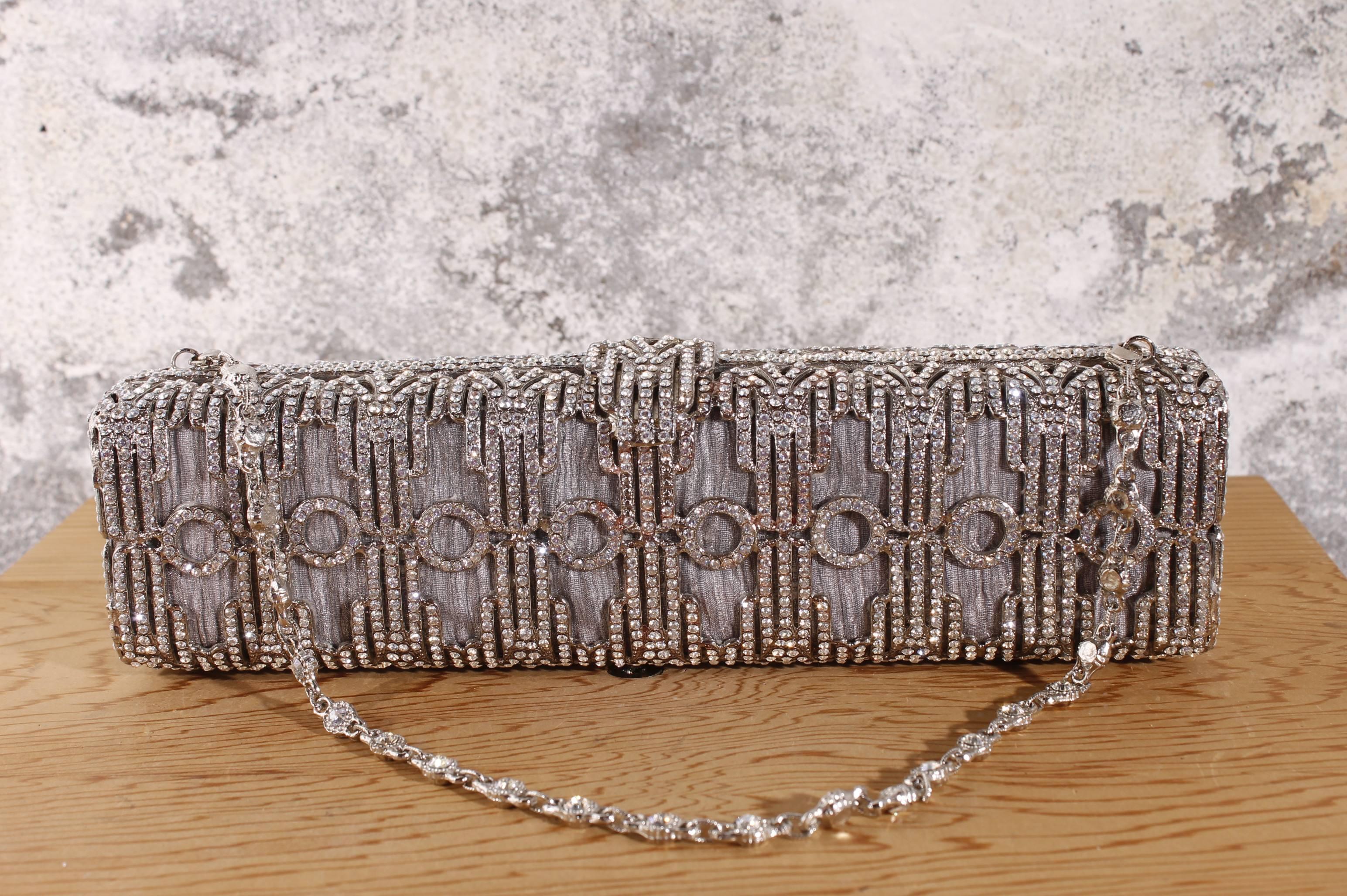 For you bag snobs who are also jewel snobs, here is the ultimate bag. edidi by Wendy Lau is a fabulous collection of jeweled bags (but not in the Judith Leiber old lady way!) handmade by master craftsmen and specialized technicians in New York using
