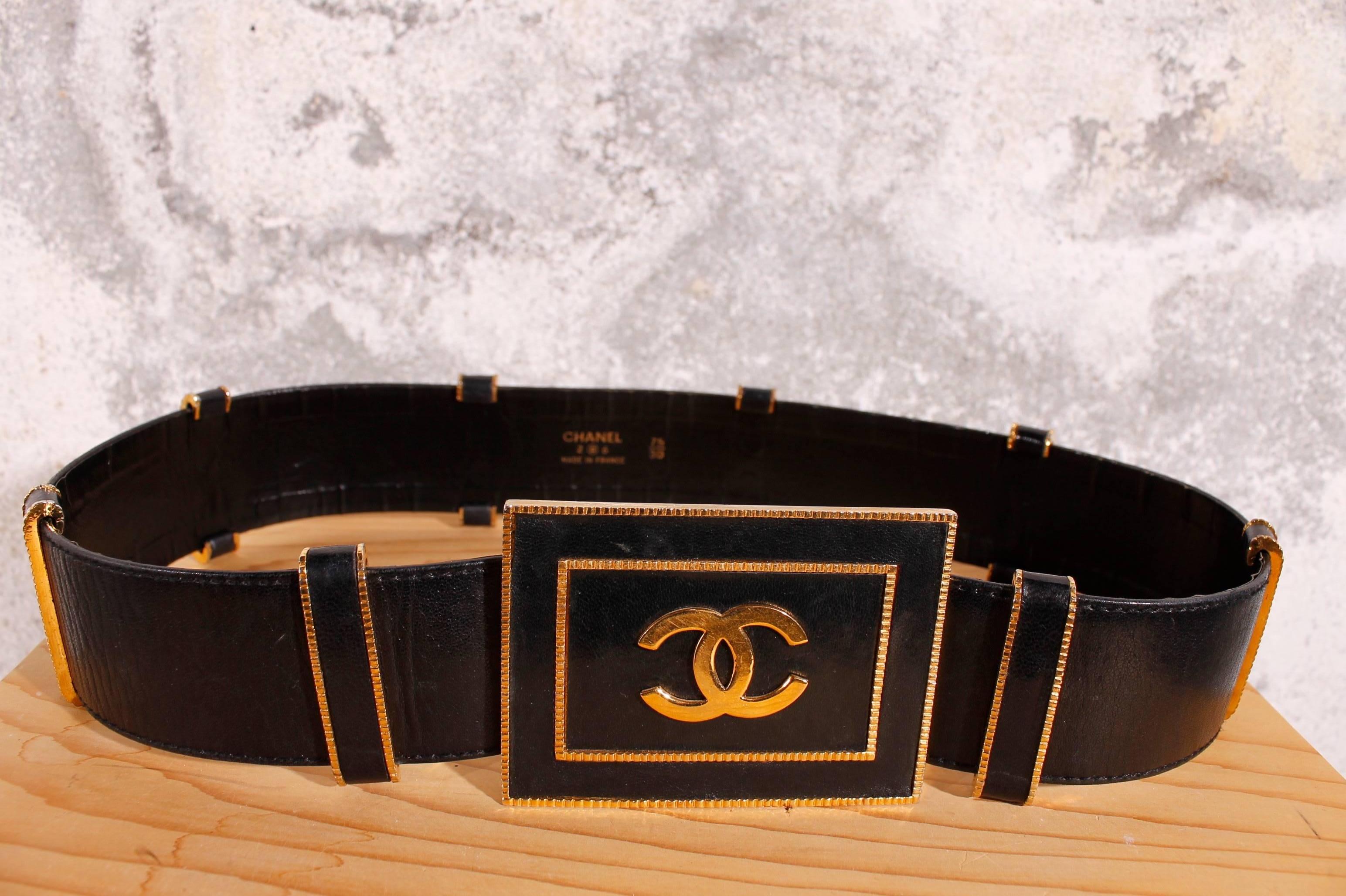 80's Vintage Chanel Belt - Black Leather In Good Condition In Baarn, NL