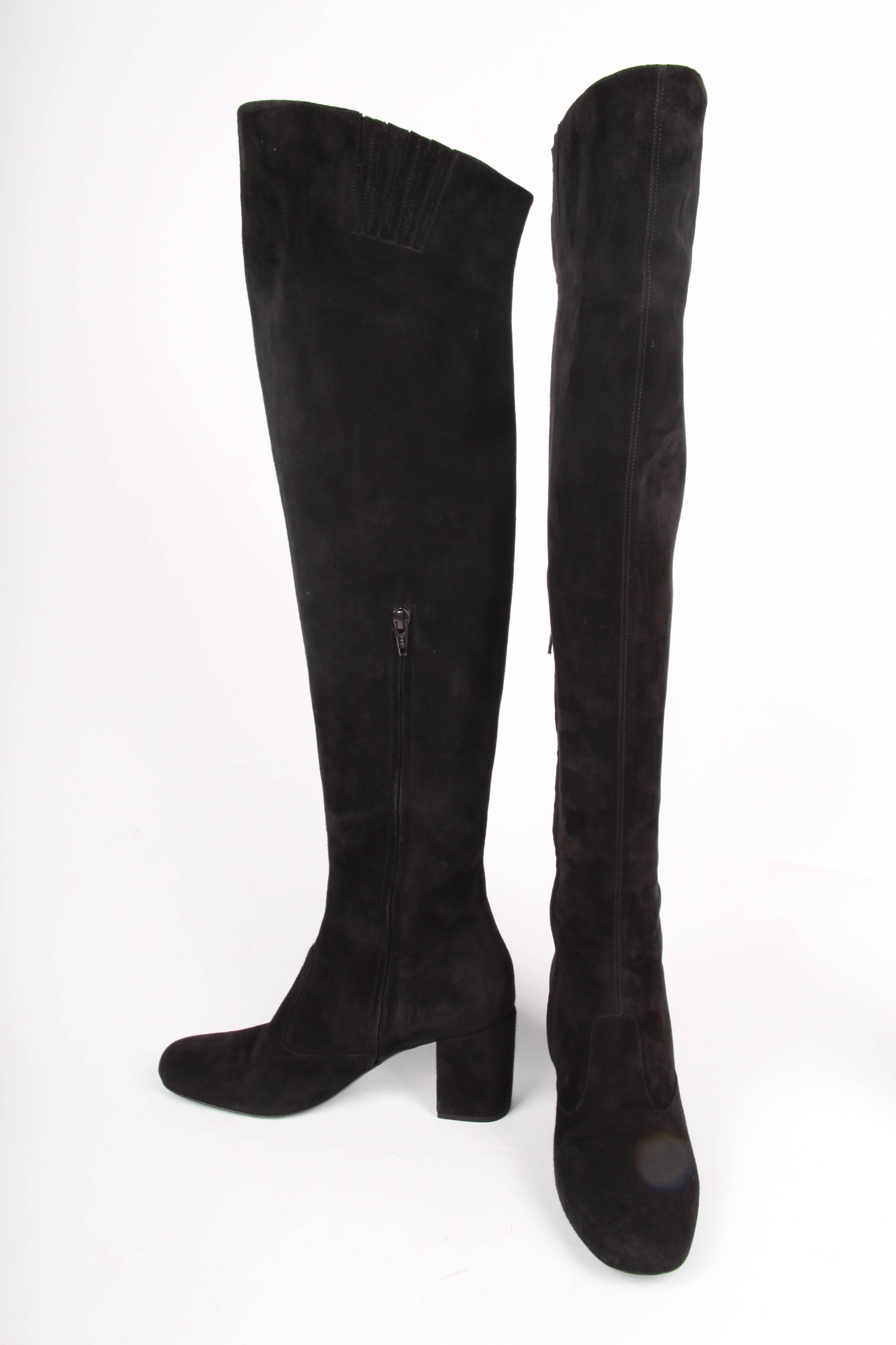 Saint Laurent Overknee Boots Suede - black In Good Condition In Baarn, NL