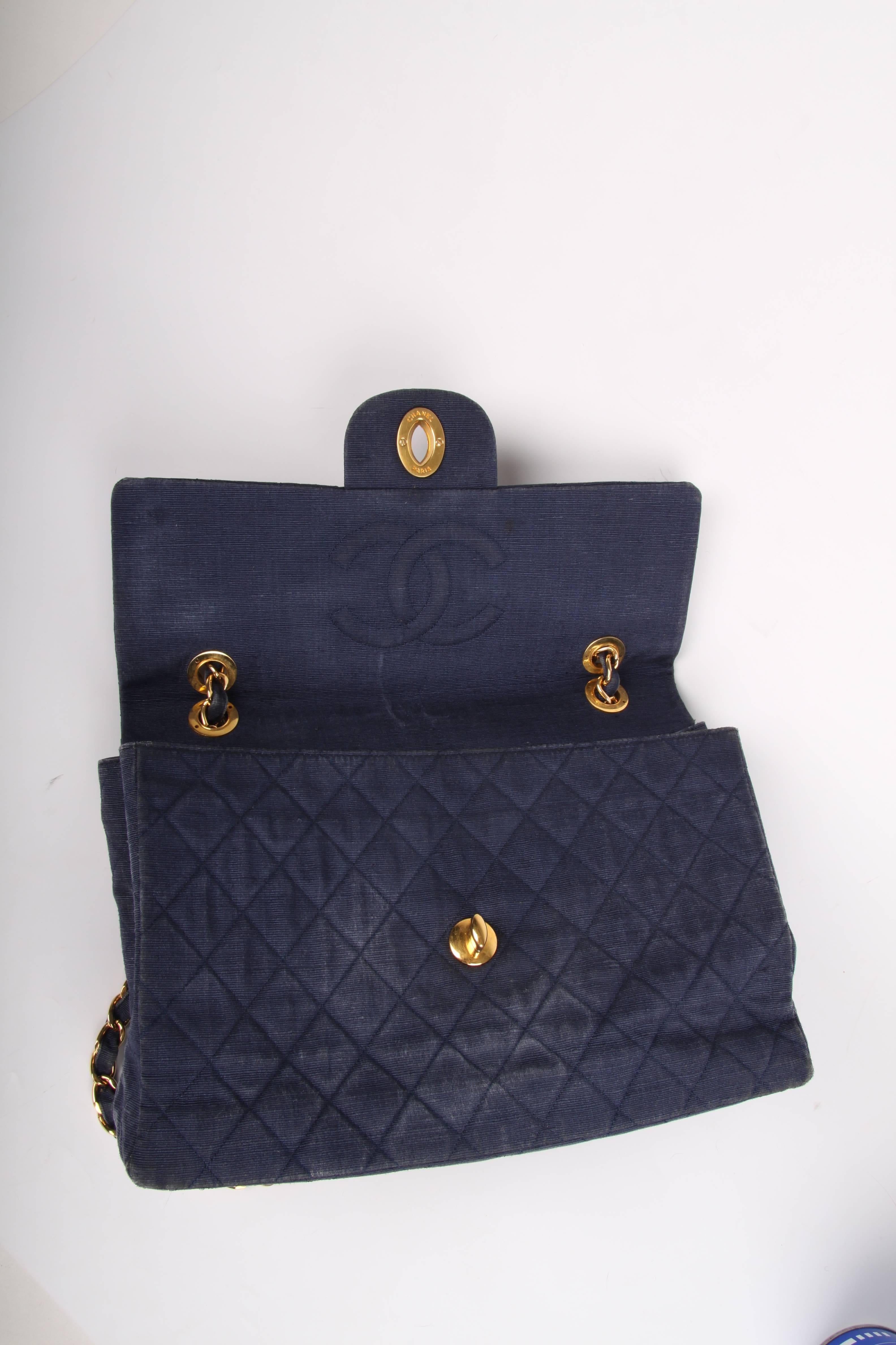 Black Chanel 2.55 Timeless Maxi Denim Single Flap Bag - blue 1991 For Sale
