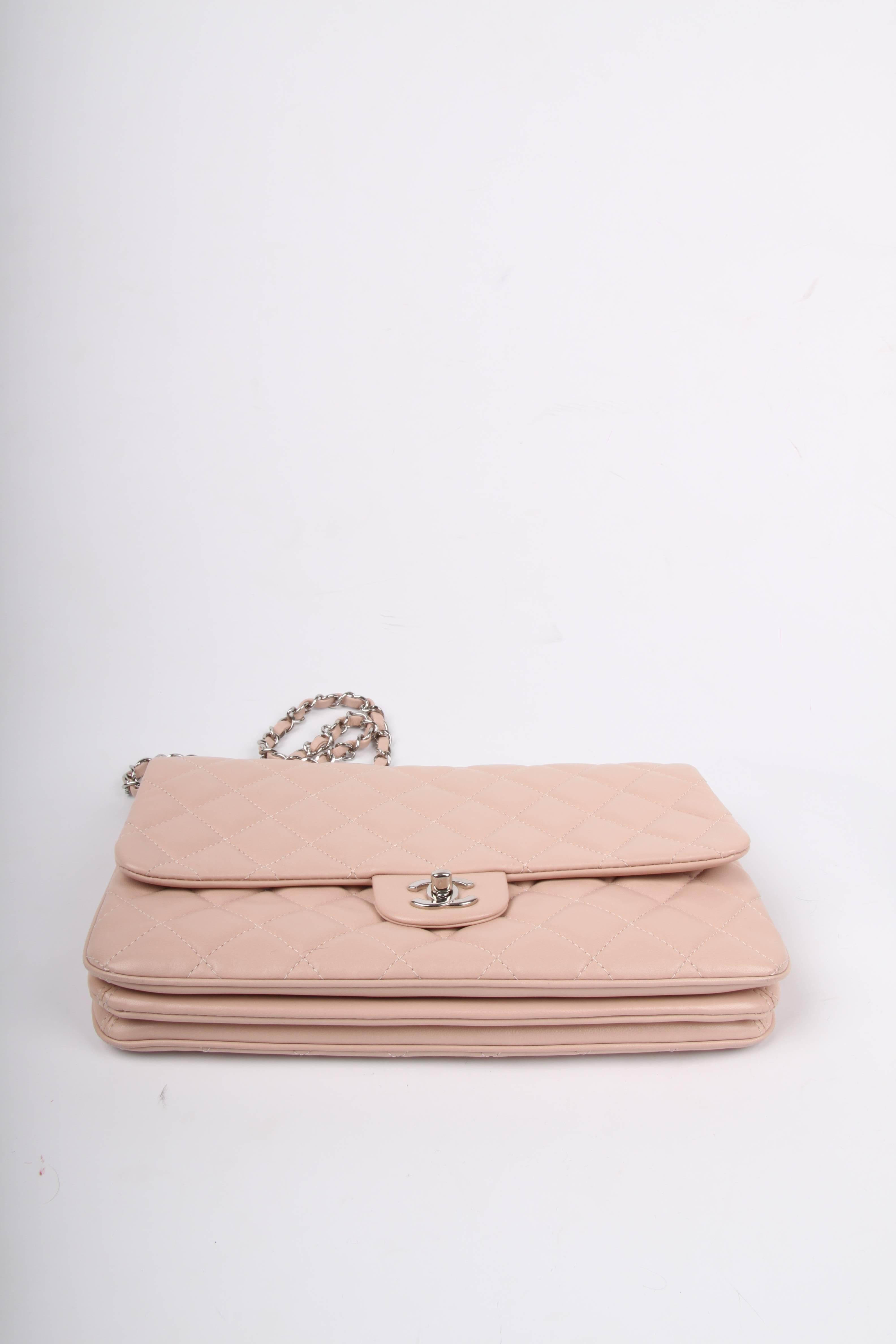 Chanel Classic Flap Bag Jumbo 3 - dusty pink In Excellent Condition For Sale In Baarn, NL