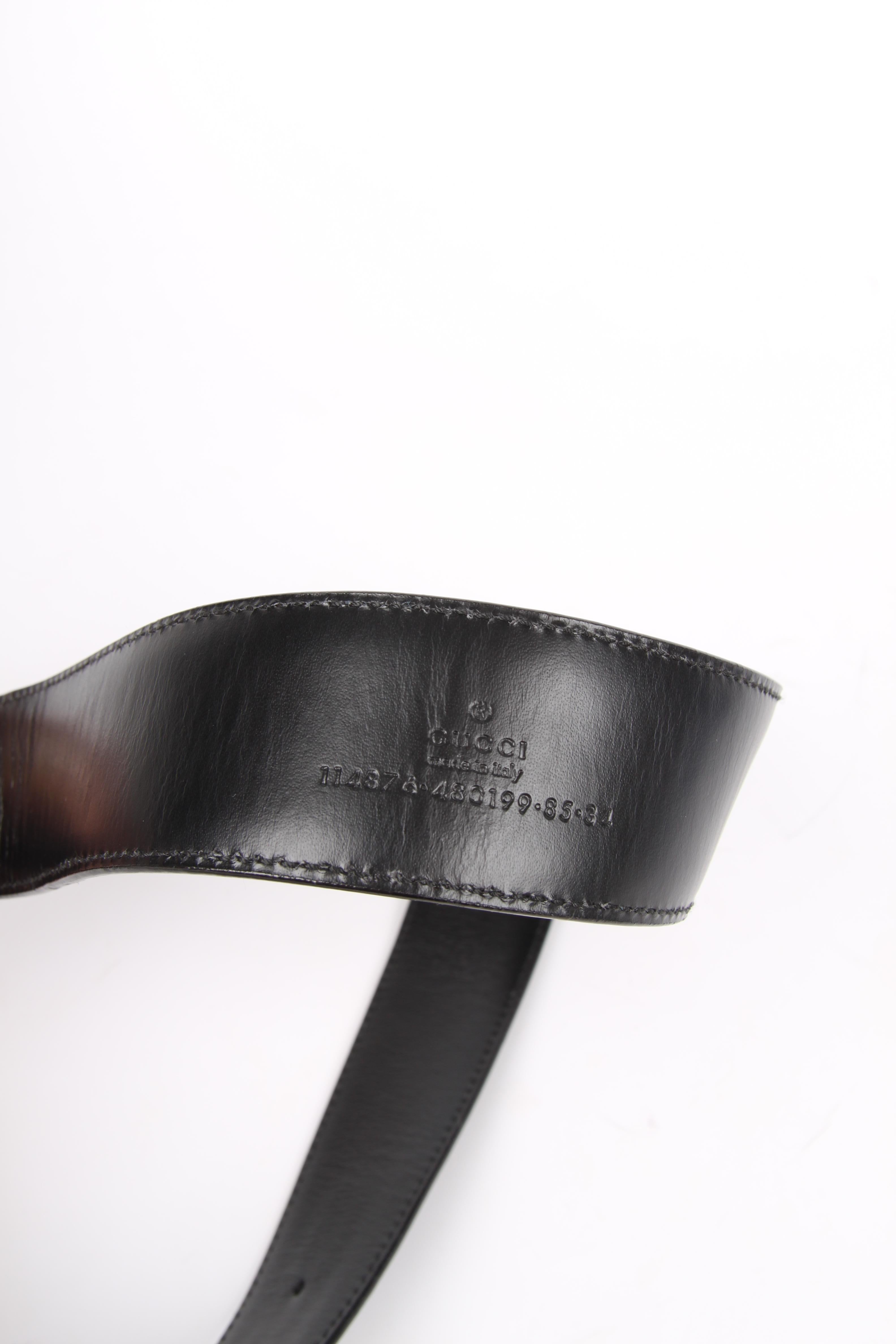 Fantastic Gucci belt in black leather and Guccissima canvas.

Closure with a large silver-tone GG logo, the black canvas is of course also covered with GG's. Inside and detailing of the belt in black leather. Length 85 centimeters, 4 centimeters
