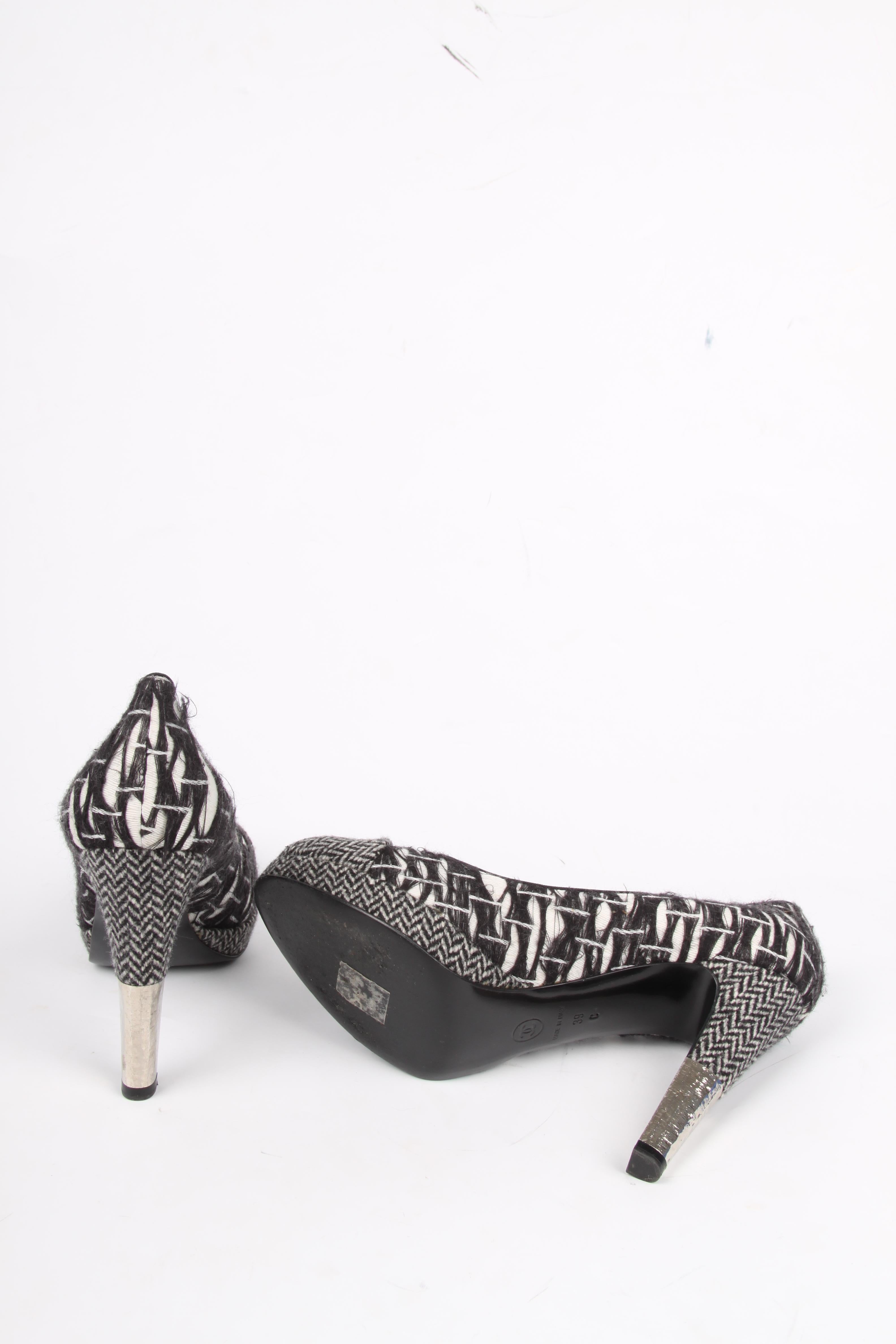 Gray Chanel Tweed Pumps - black & white For Sale