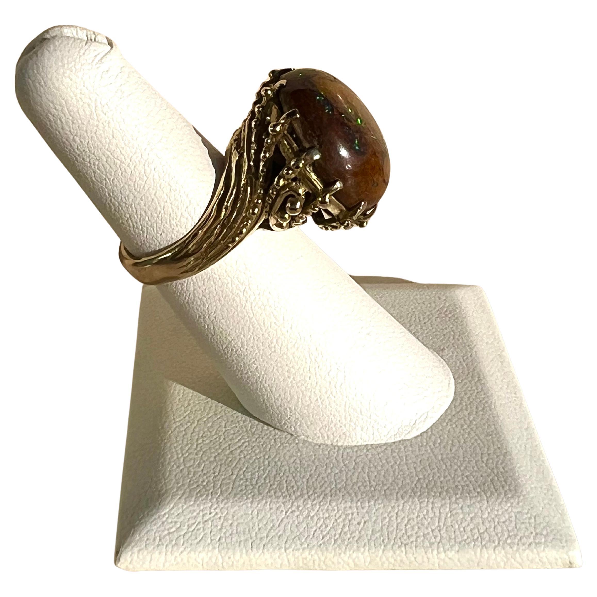 Bague vintage en or jaune et opale brune fabriquée en Angleterre