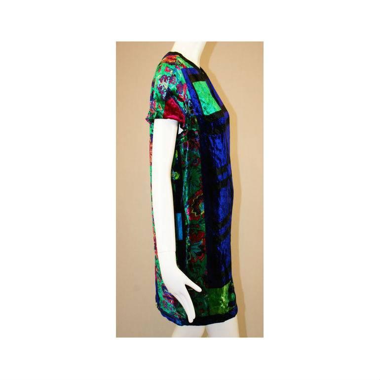 S/S 1991 Gianni Versace Couture Pop Art Mod Velvet Mini Dress In Excellent Condition In Yukon, OK