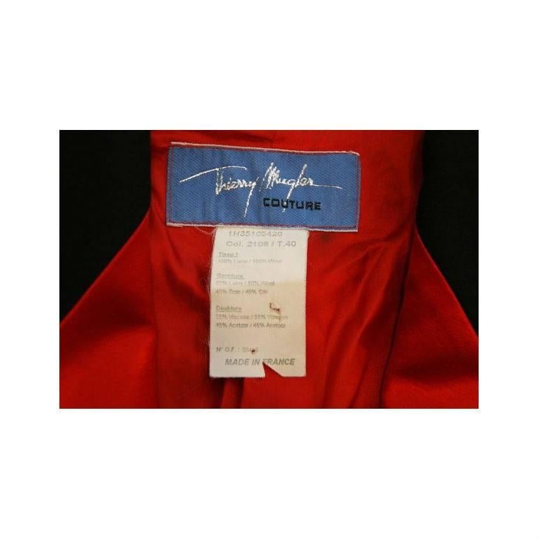 A/W 2001 Thierry Mugler Couture Runway Red Satin Black Tuxedo Jacket 40 In Good Condition In Yukon, OK