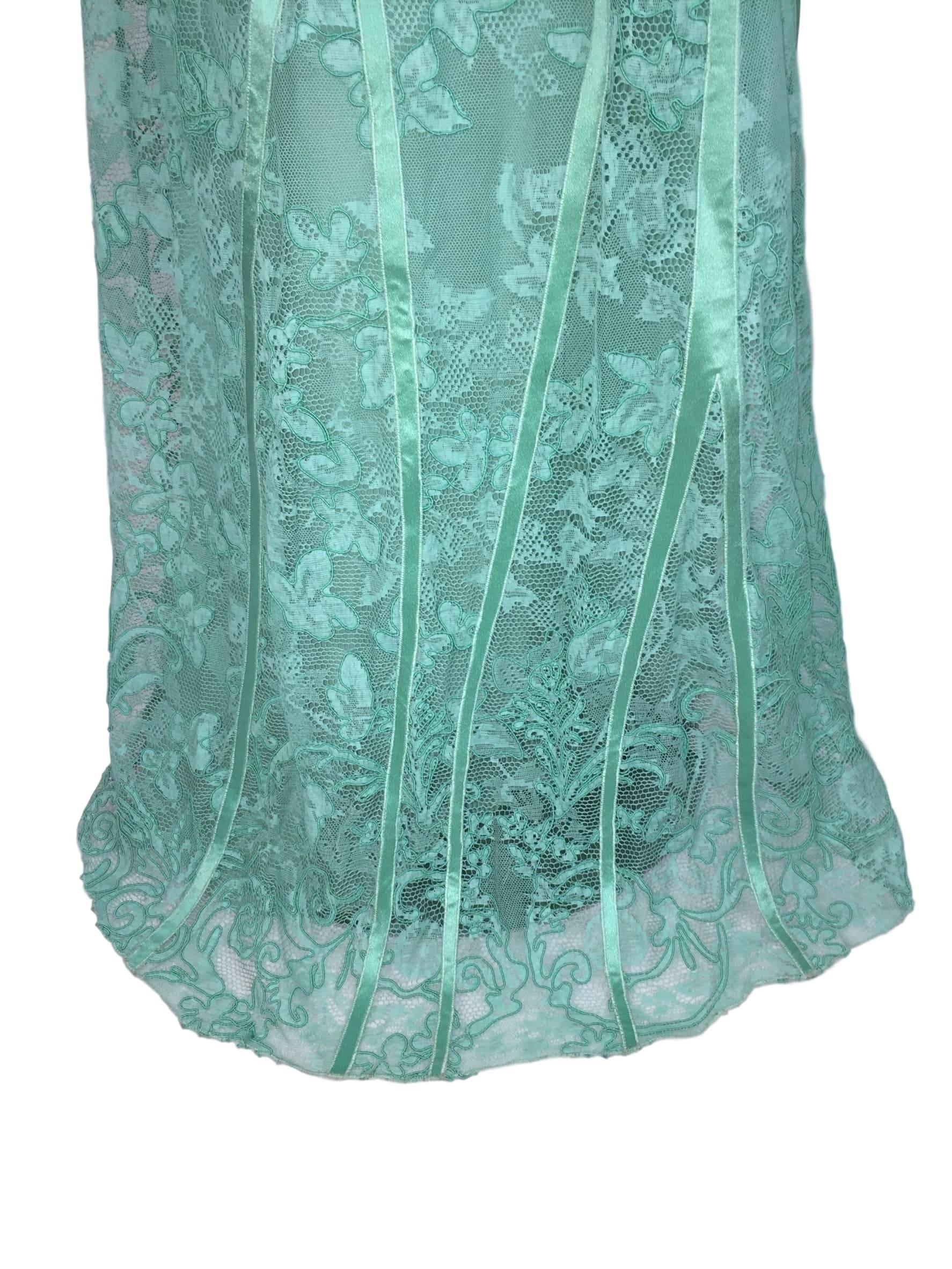 F/W 2000 Gianni Versace Runway Light Green Sheer Mesh & Lace Gown Dress In Excellent Condition In Yukon, OK