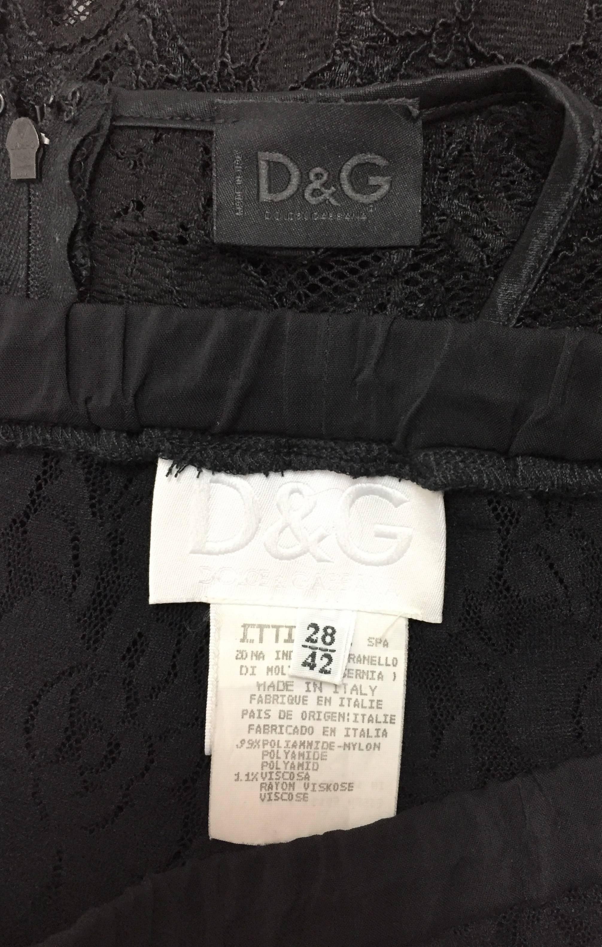 1990's D&G Dolce & Gabbana Sheer Black Mesh Lace Pin-Up Capri Leggings & Top In Good Condition In Yukon, OK