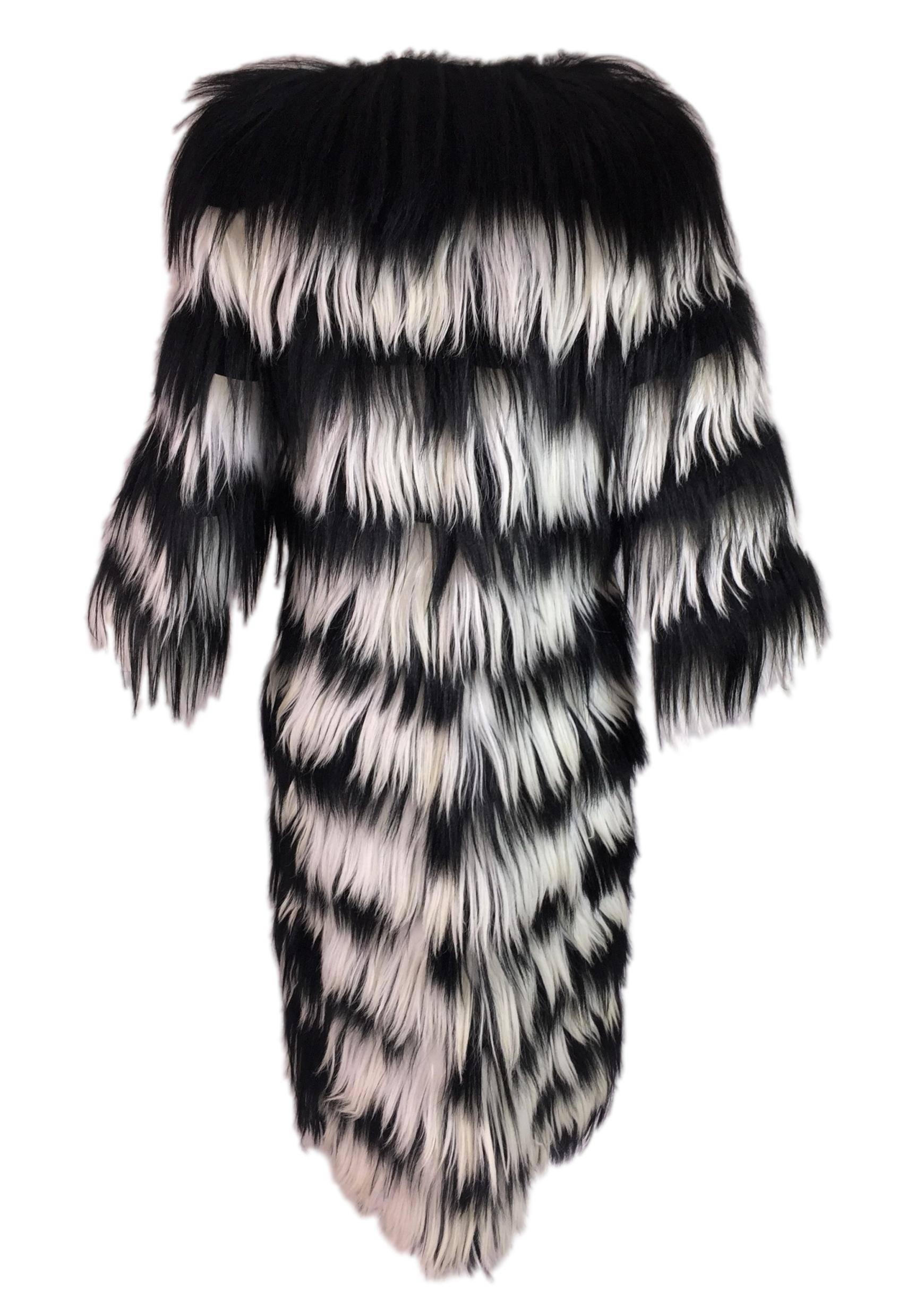 F/W 1999 Dolce & Gabbana Runway Black & White Goat Fur Long Coat Jacket In Good Condition In Yukon, OK