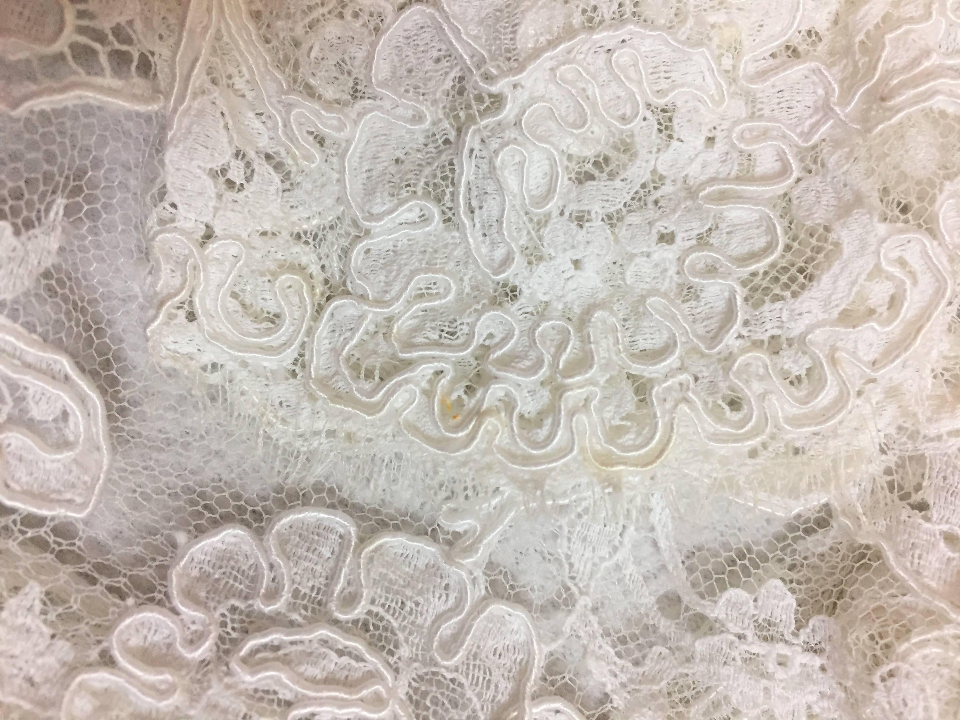 Dolce & Gabbana Sheer White Lace and Mesh Cropped Bridal Shrug Jacket, 1992  In Good Condition In Yukon, OK