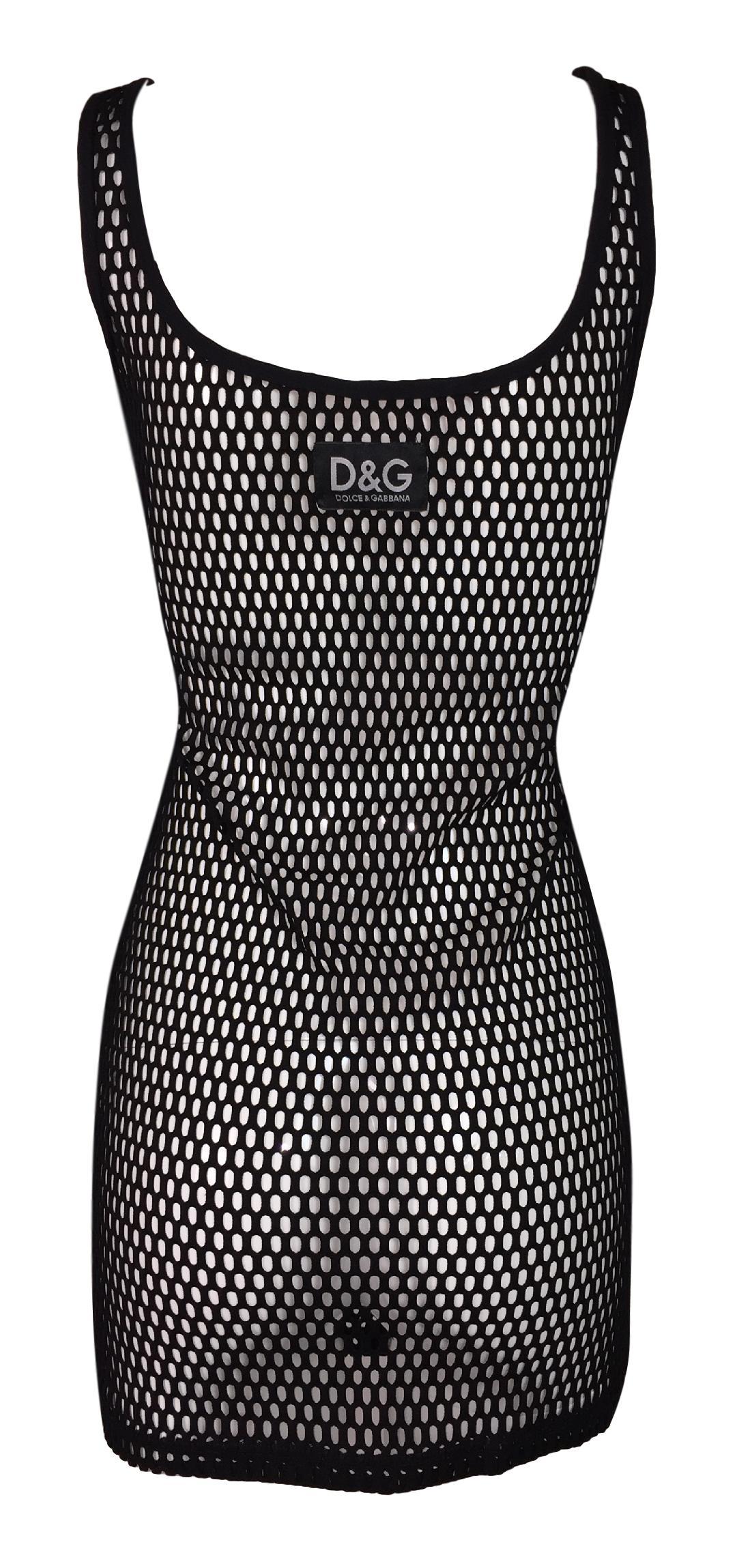 DESIGNER: 1990's D&G by Dolce & Gabbana

Please contact for more information and/or photos.

CONDITION: Excellent- inner tags were removed

FABRIC: Tag removed, likely nylon & spandex

COUNTRY MADE: Italy

SIZE: Tag removed- likely a