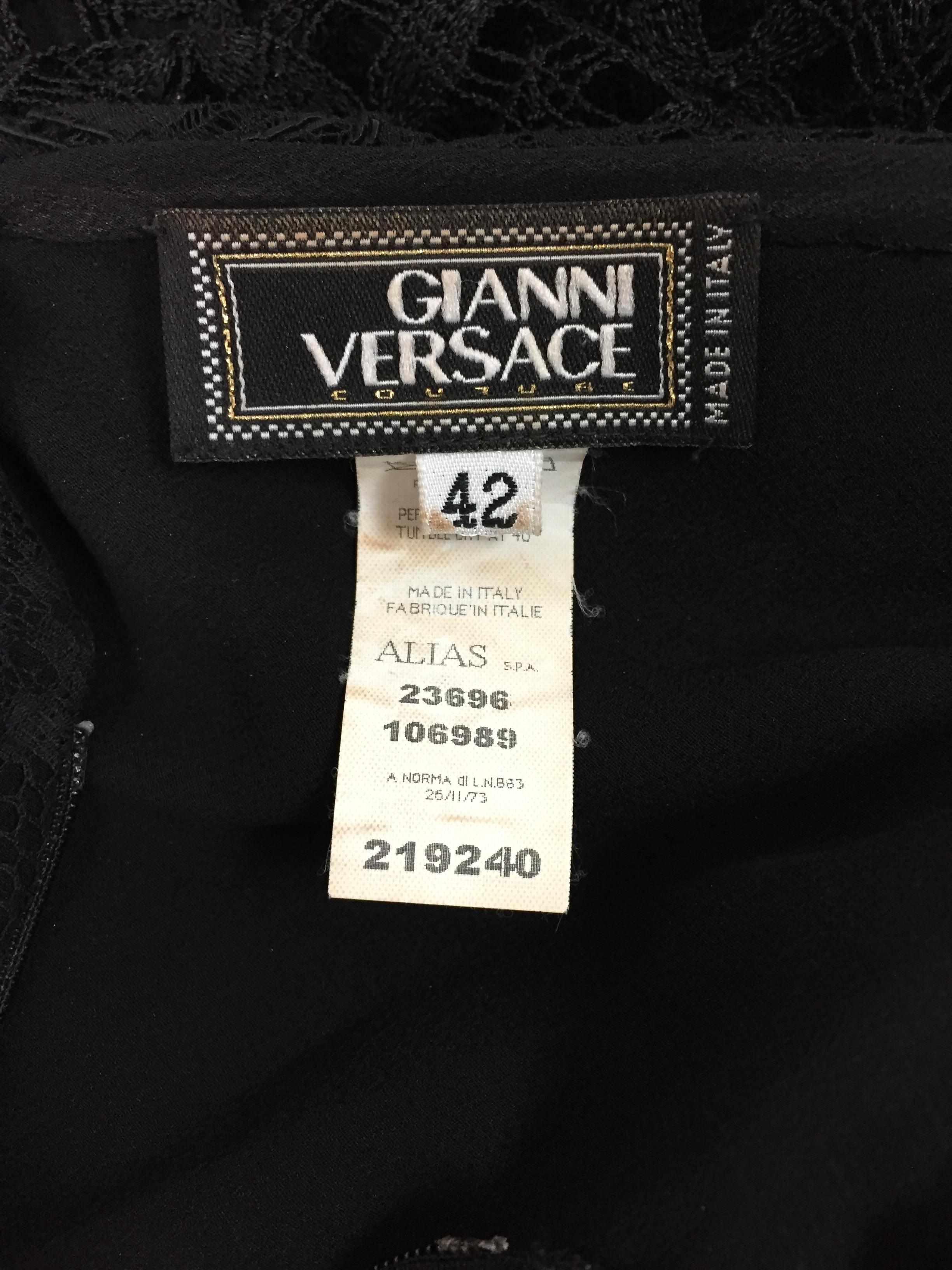 S/S 2002 Gianni Versace Sheer Black Lace Plunging Backless Halter Gown Dress In Good Condition In Yukon, OK