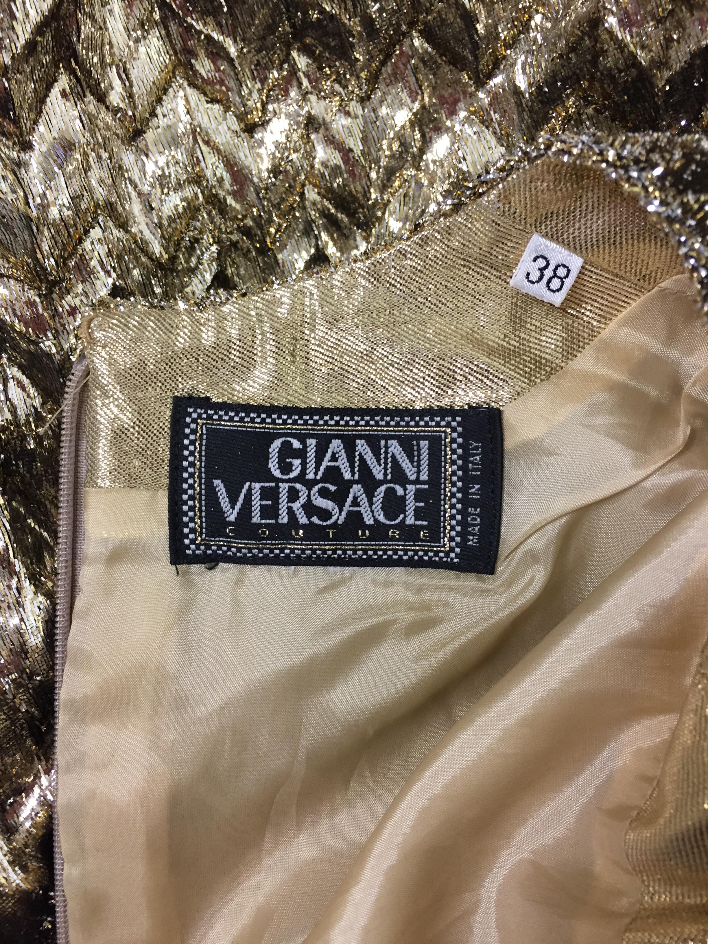 F/W 1994 Gianni Versace Metallic Gold Velvet Lurex MOD Micro Mini Dress In Good Condition In Yukon, OK