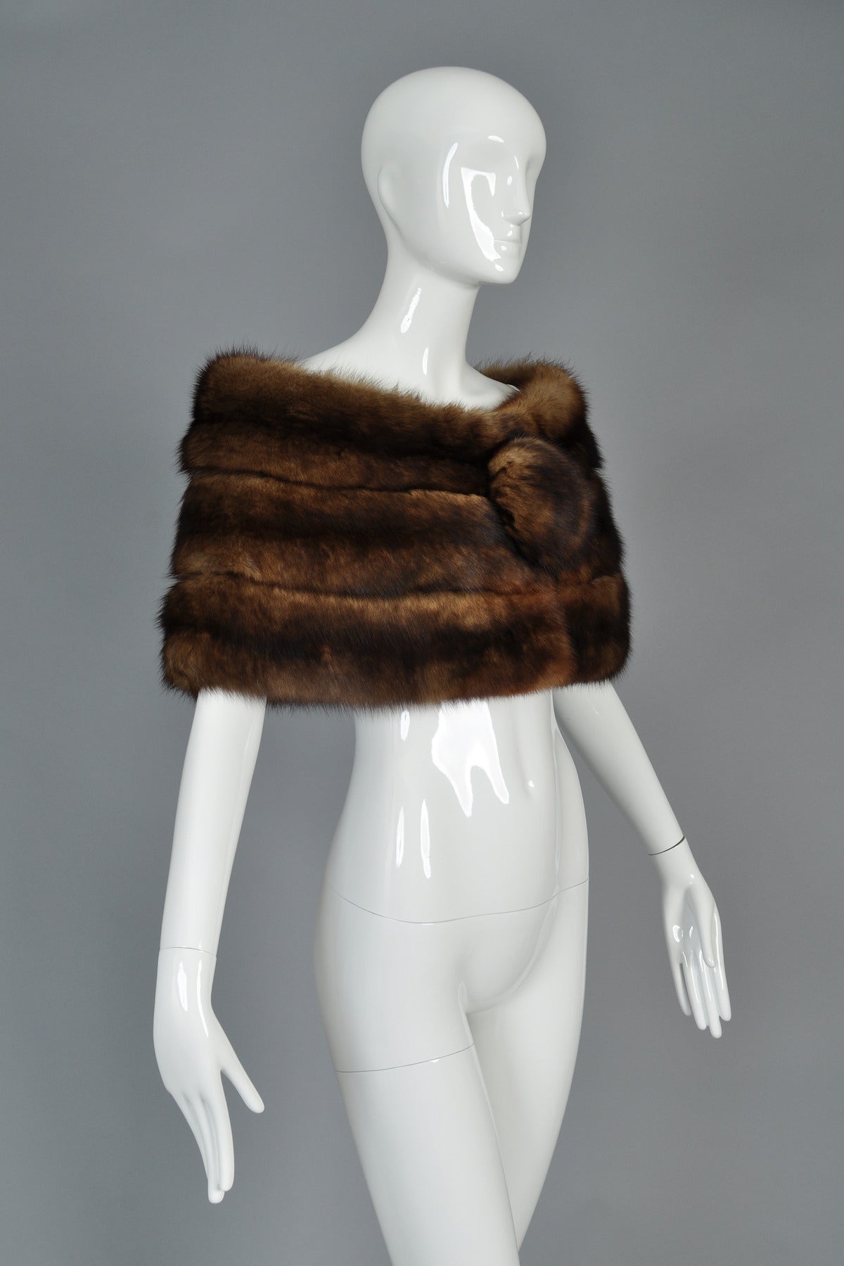 1960s Russian Sable Stole with Pouf Button 1