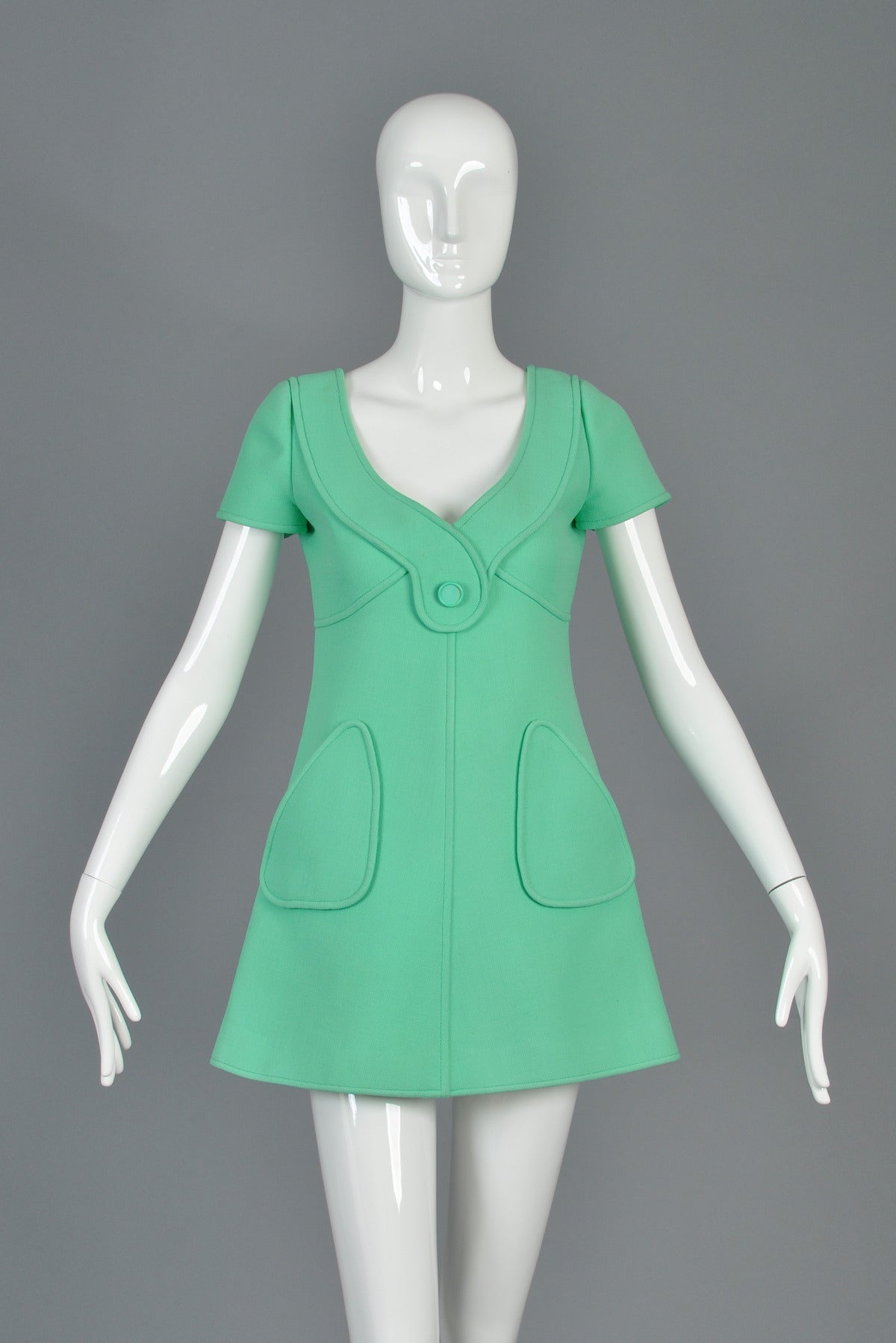 1960s Courrèges Couture Space Age Wool Dress In Excellent Condition In Yucca Valley, CA