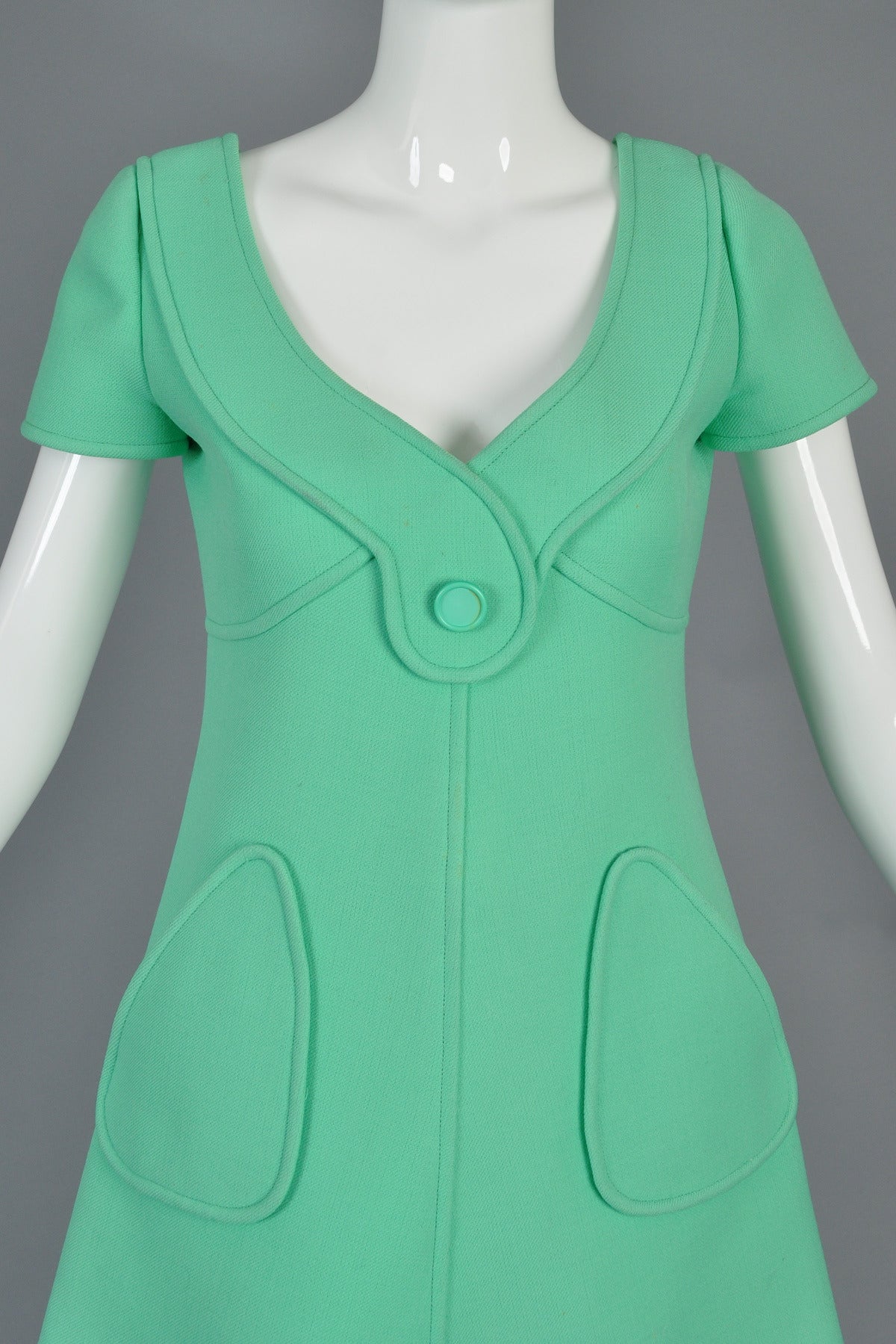 Women's 1960s Courrèges Couture Space Age Wool Dress