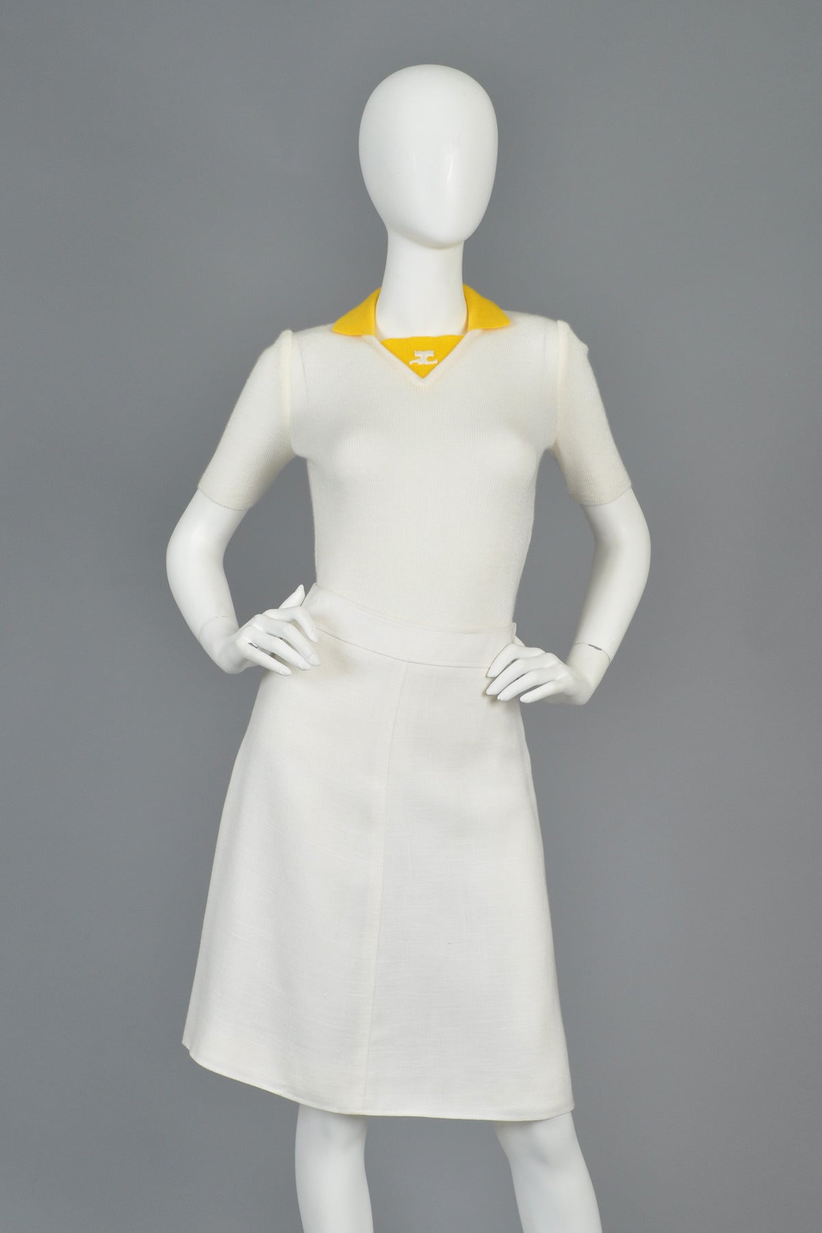 Simple White 1960s/70s Courrèges Skirt In Excellent Condition In Yucca Valley, CA