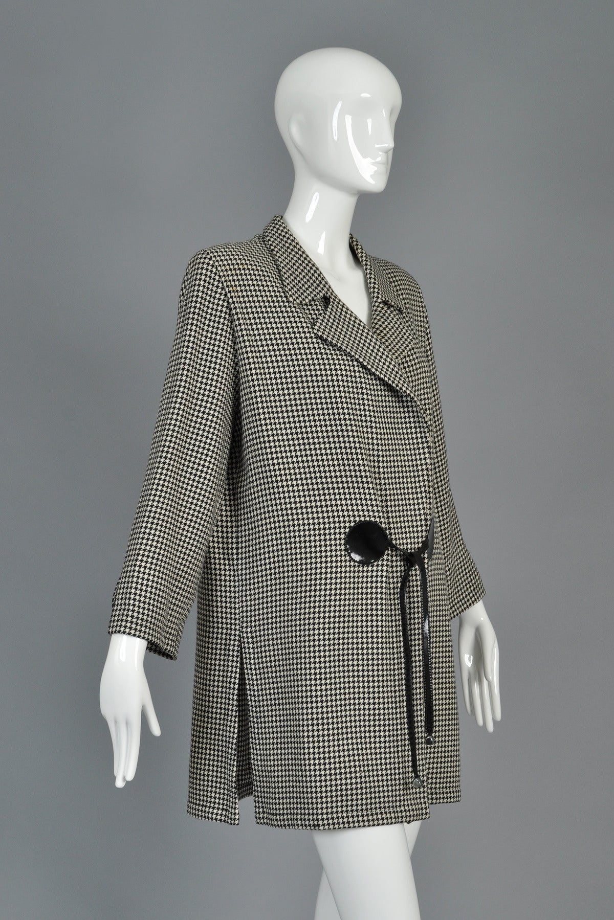 F/W 93 Pierre Cardin Haute Couture Houndstooth Vinyl Tie Jacket For Sale 1