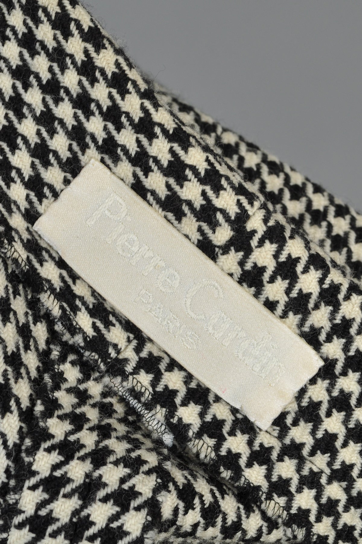 F/W 93 Pierre Cardin Haute Couture Houndstooth Vinyl Tie Jacket For Sale 5