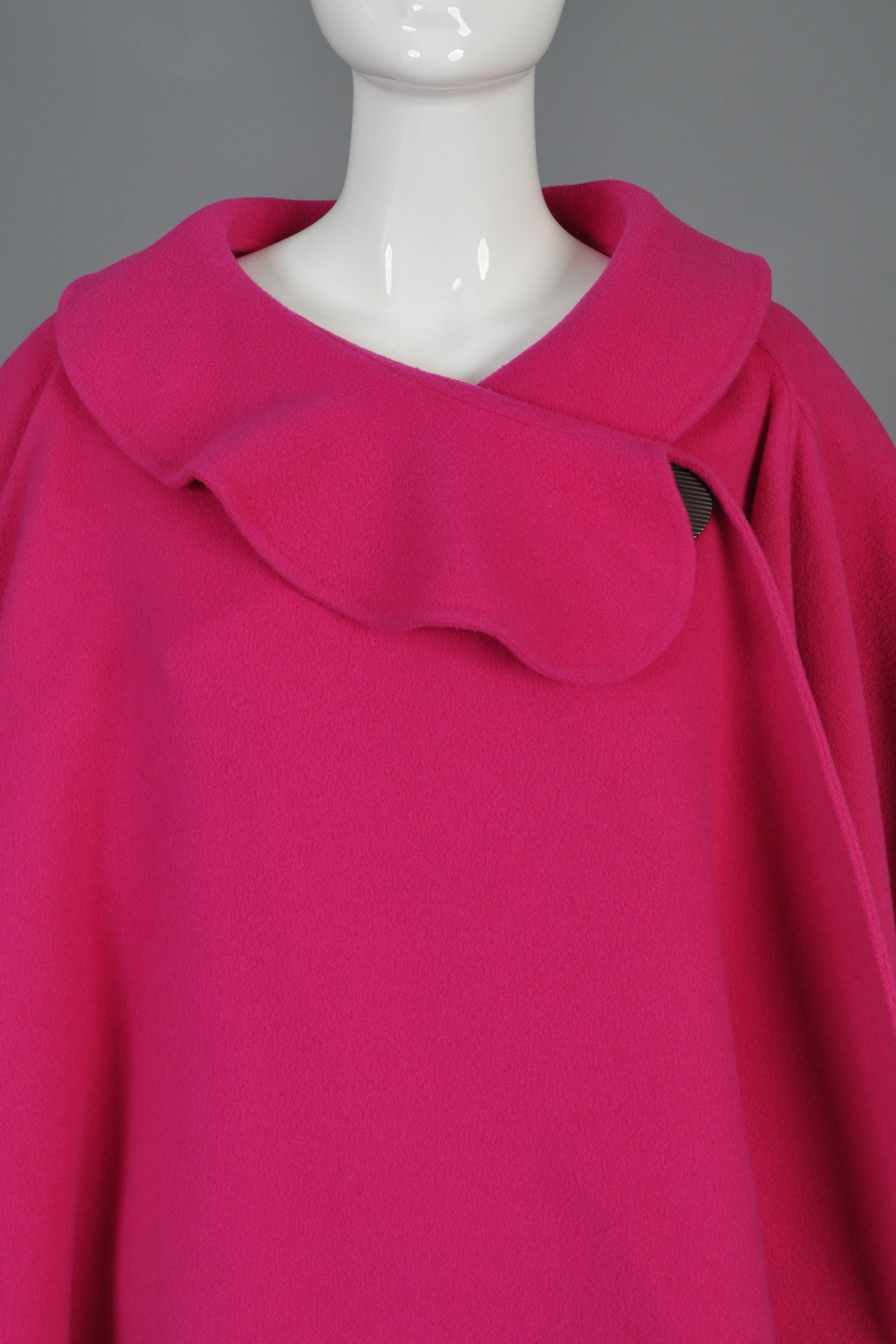 Red Iconic 1987 Pierre Cardin Haute Couture Fin-Backed Coat For Sale