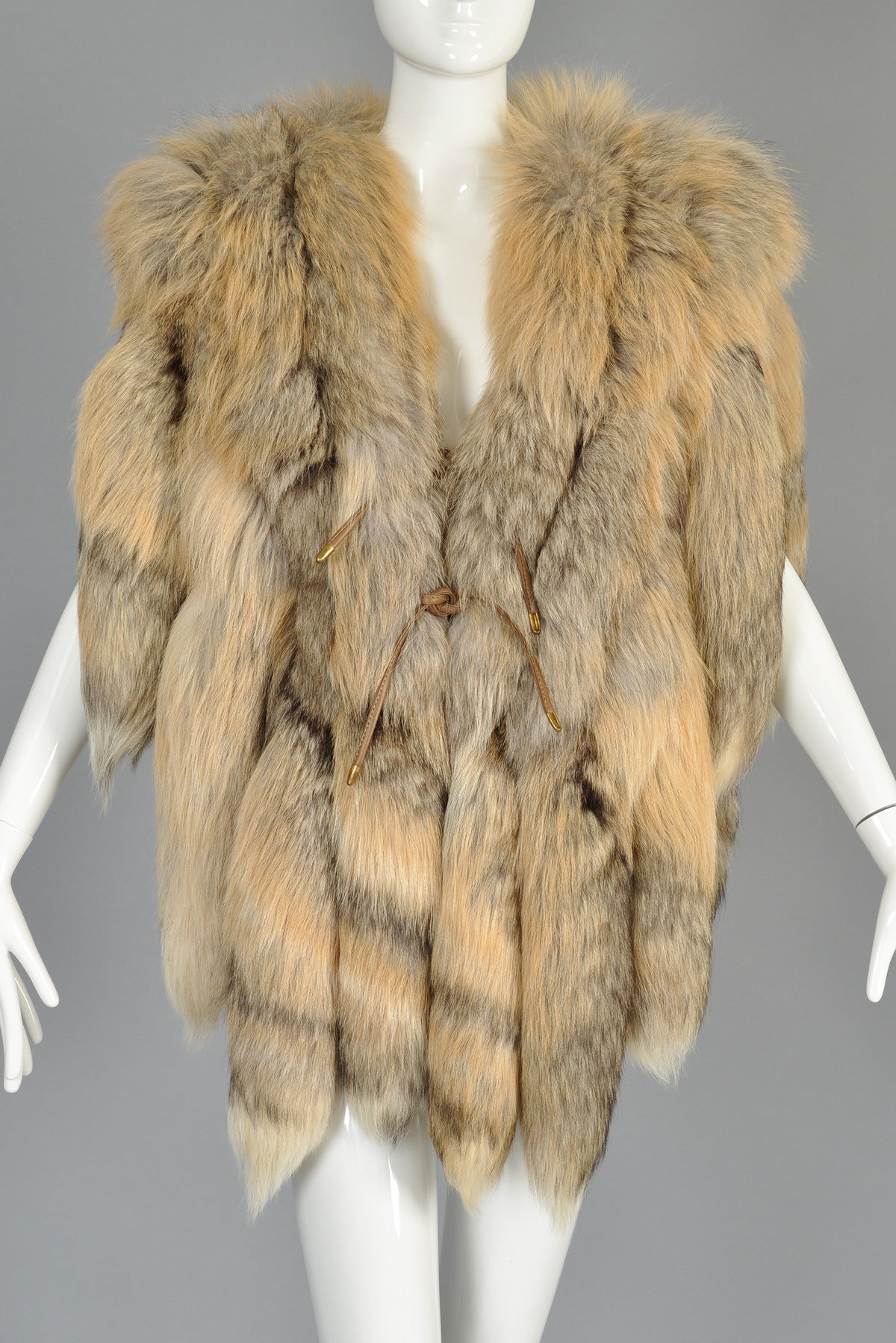 Golden Island Fringed Fox Tail Fur Gilet In Excellent Condition In Yucca Valley, CA