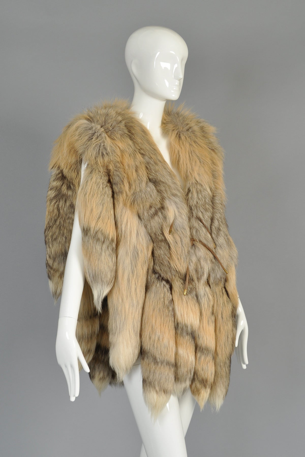 Golden Island Fringed Fox Tail Fur Gilet 2