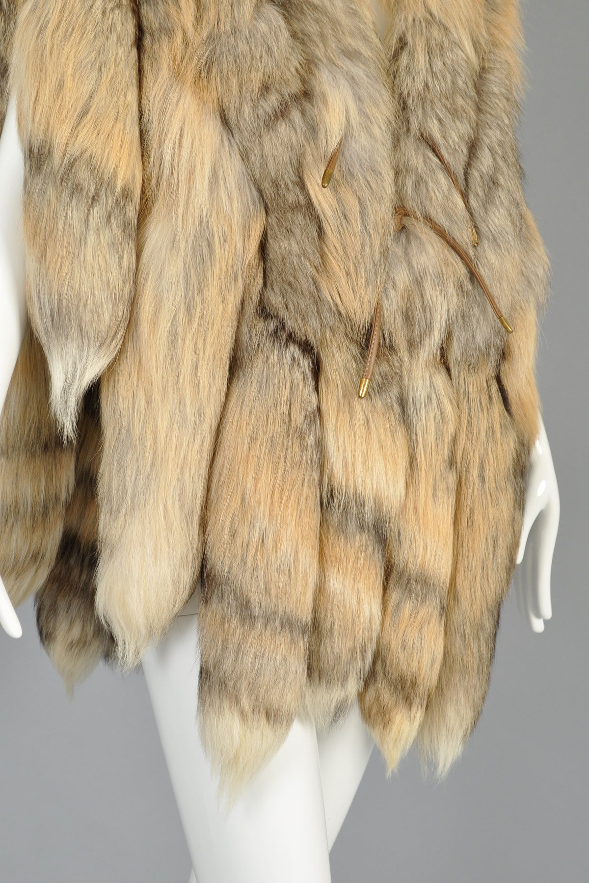 Golden Island Fringed Fox Tail Fur Gilet 3