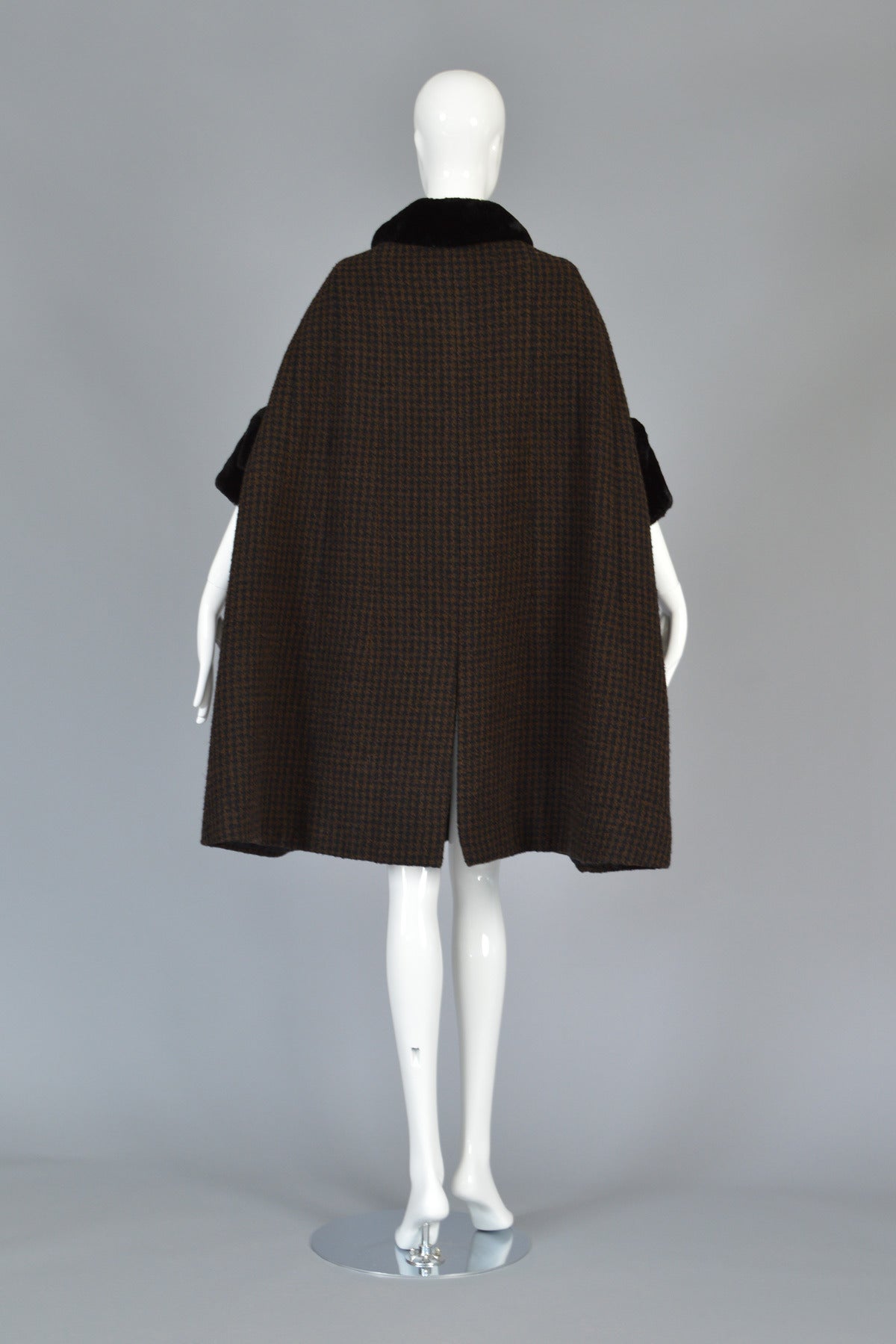 1950's Checked Wool + Sheared Beaver Swing Coat 6
