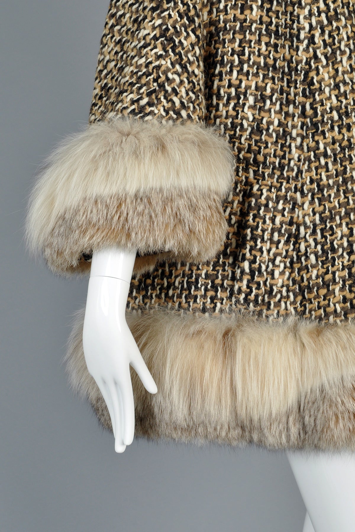 1960s Cropped Tweed Swing Coat with Lynx Fur Trim 4