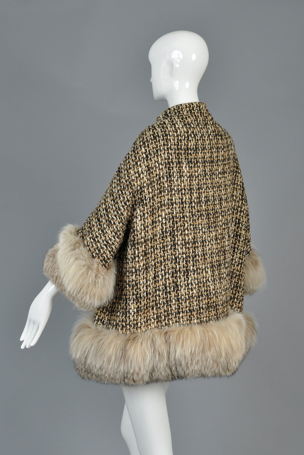 1960s Cropped Tweed Swing Coat with Lynx Fur Trim 5