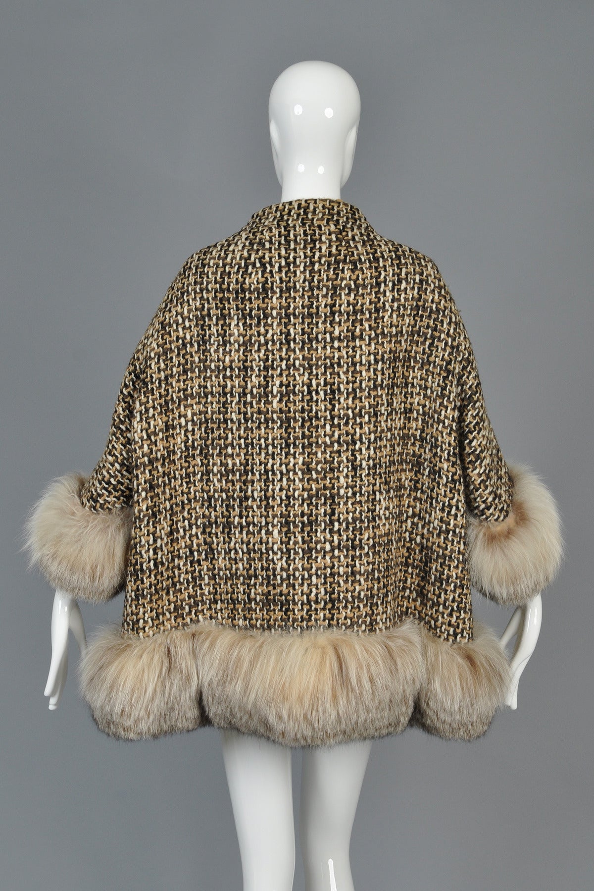 1960s Cropped Tweed Swing Coat with Lynx Fur Trim 6