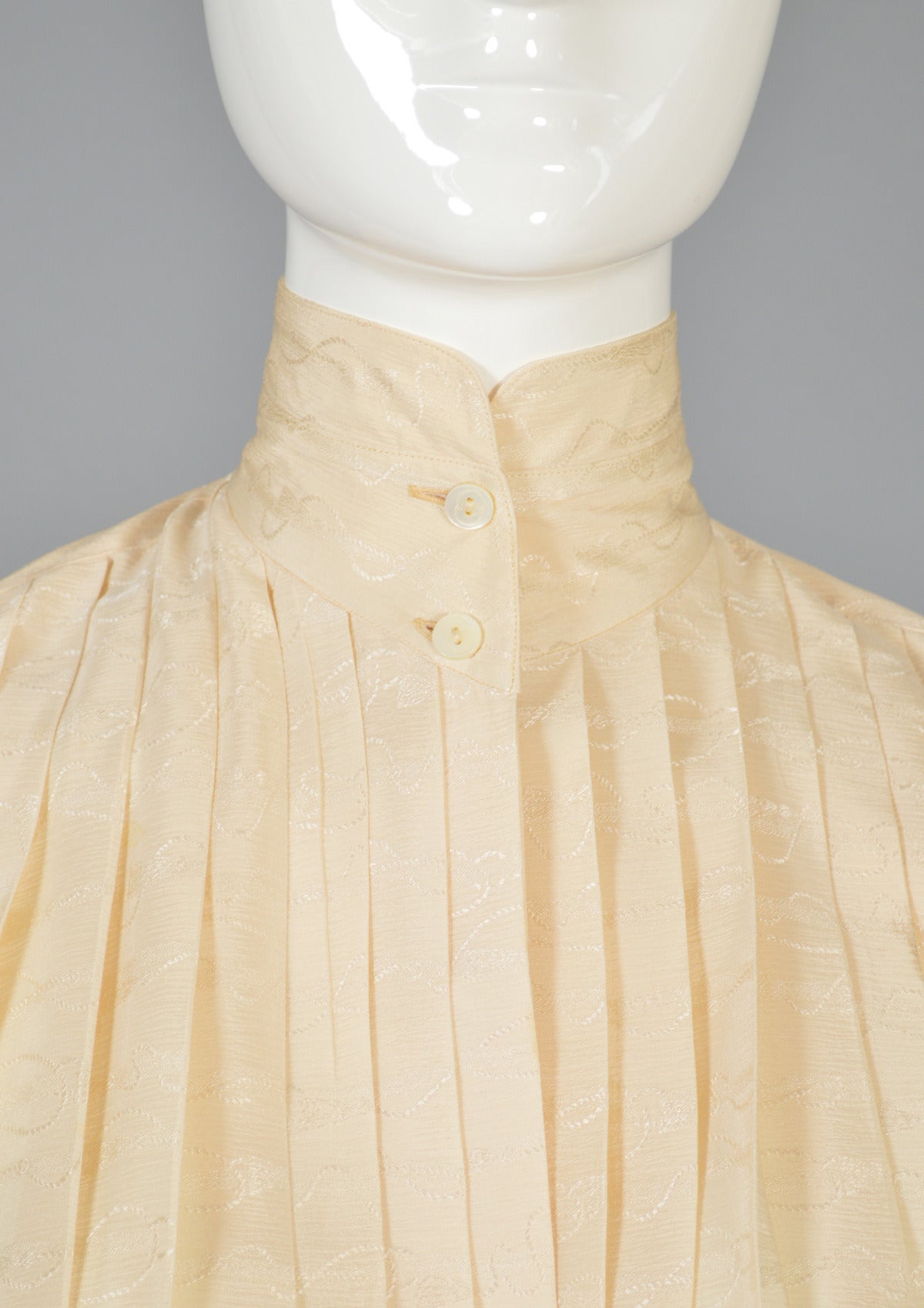 Women's Gucci Ivory Pleated Silk Trapeze Blouse with Blouson Sleeves