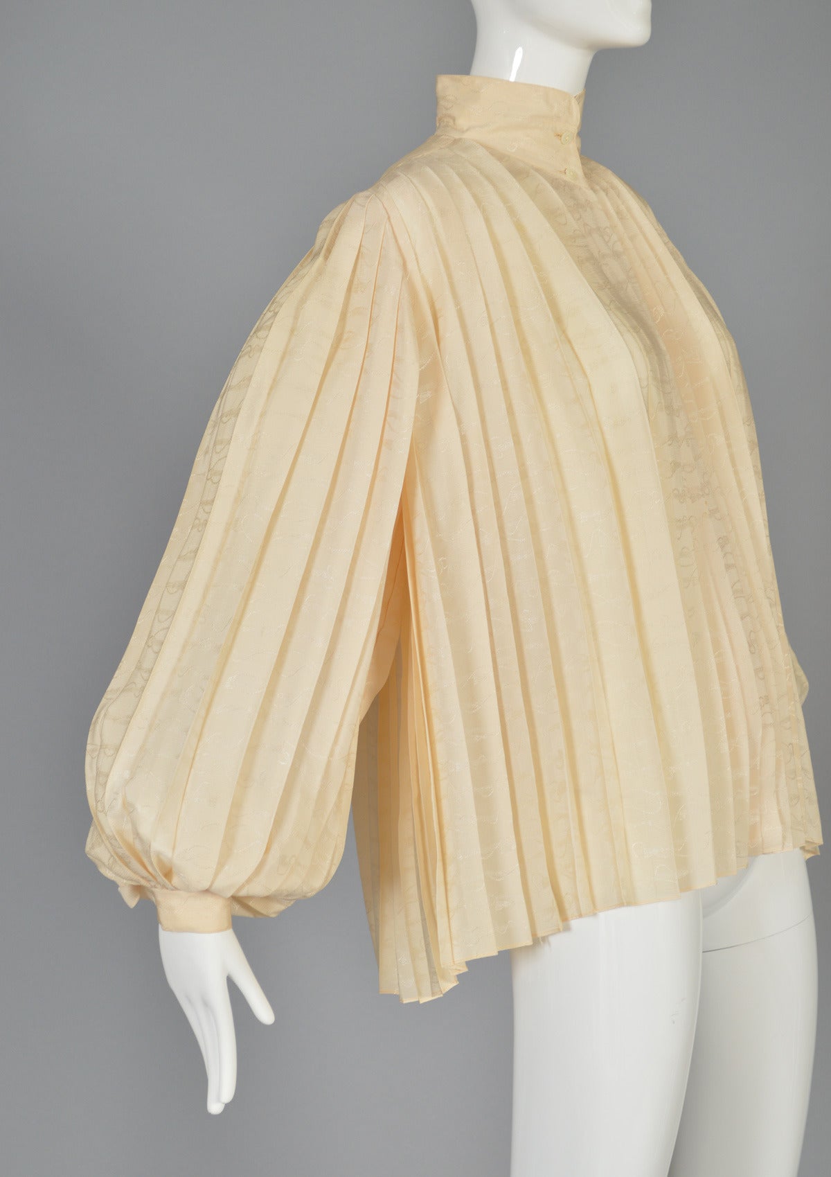 Gucci Ivory Pleated Silk Trapeze Blouse with Blouson Sleeves 1