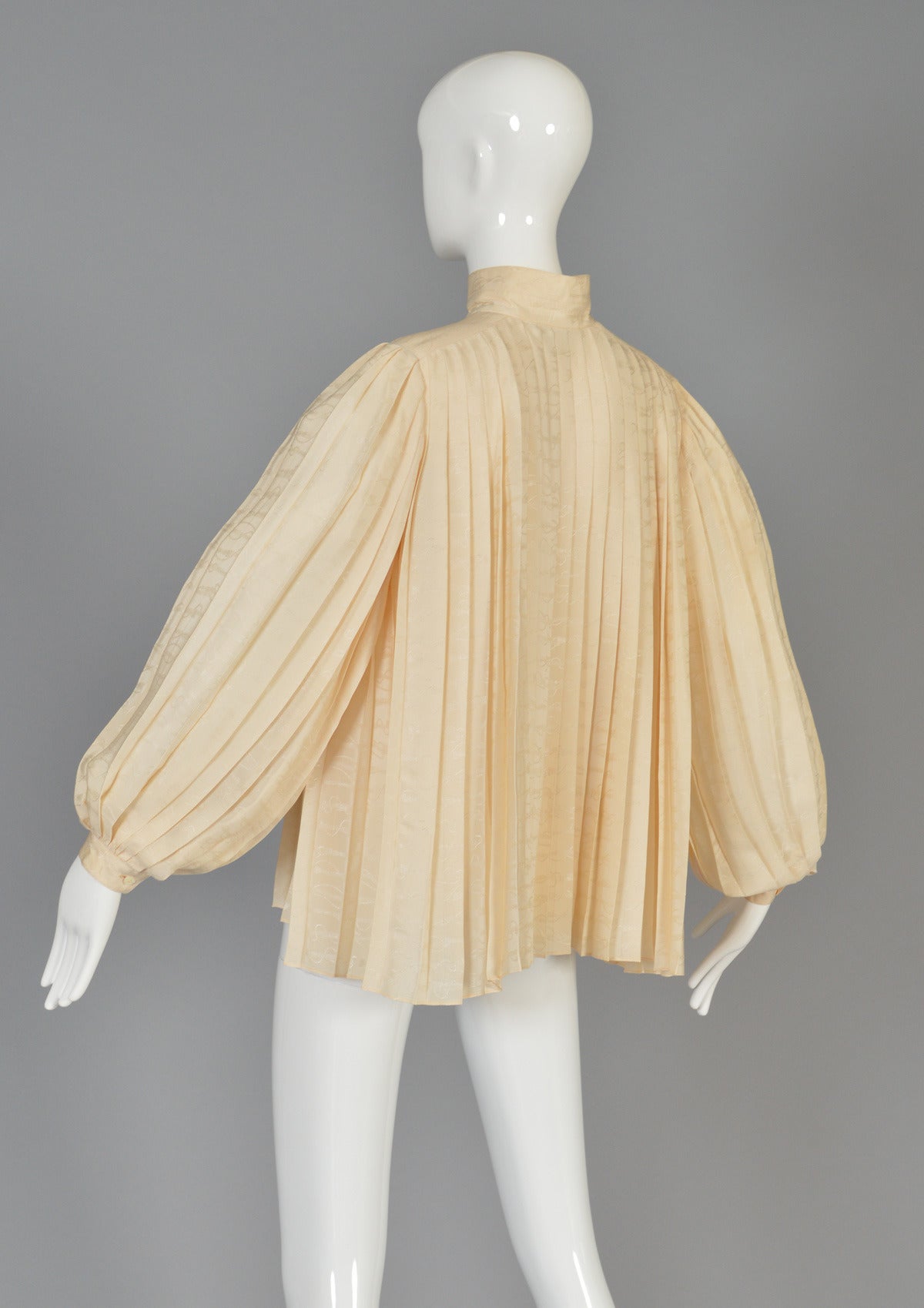 Gucci Ivory Pleated Silk Trapeze Blouse with Blouson Sleeves 3