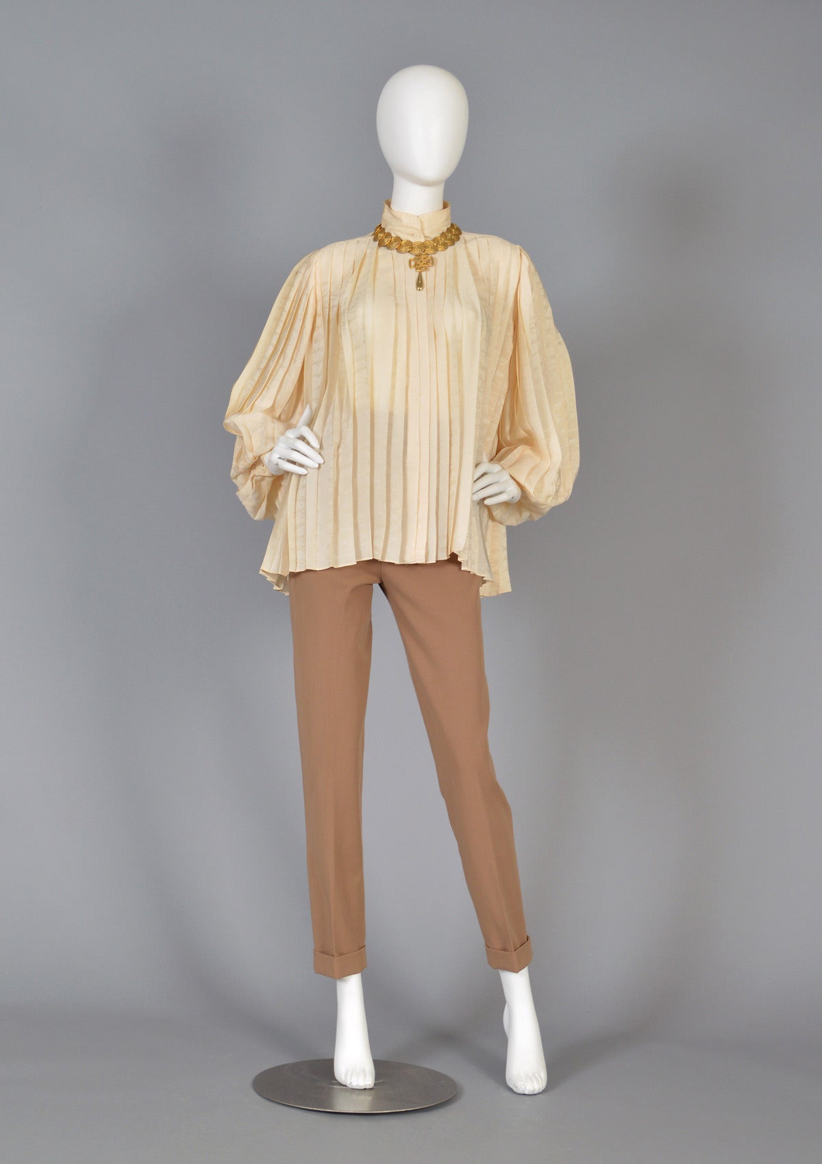 Gucci Ivory Pleated Silk Trapeze Blouse with Blouson Sleeves 5