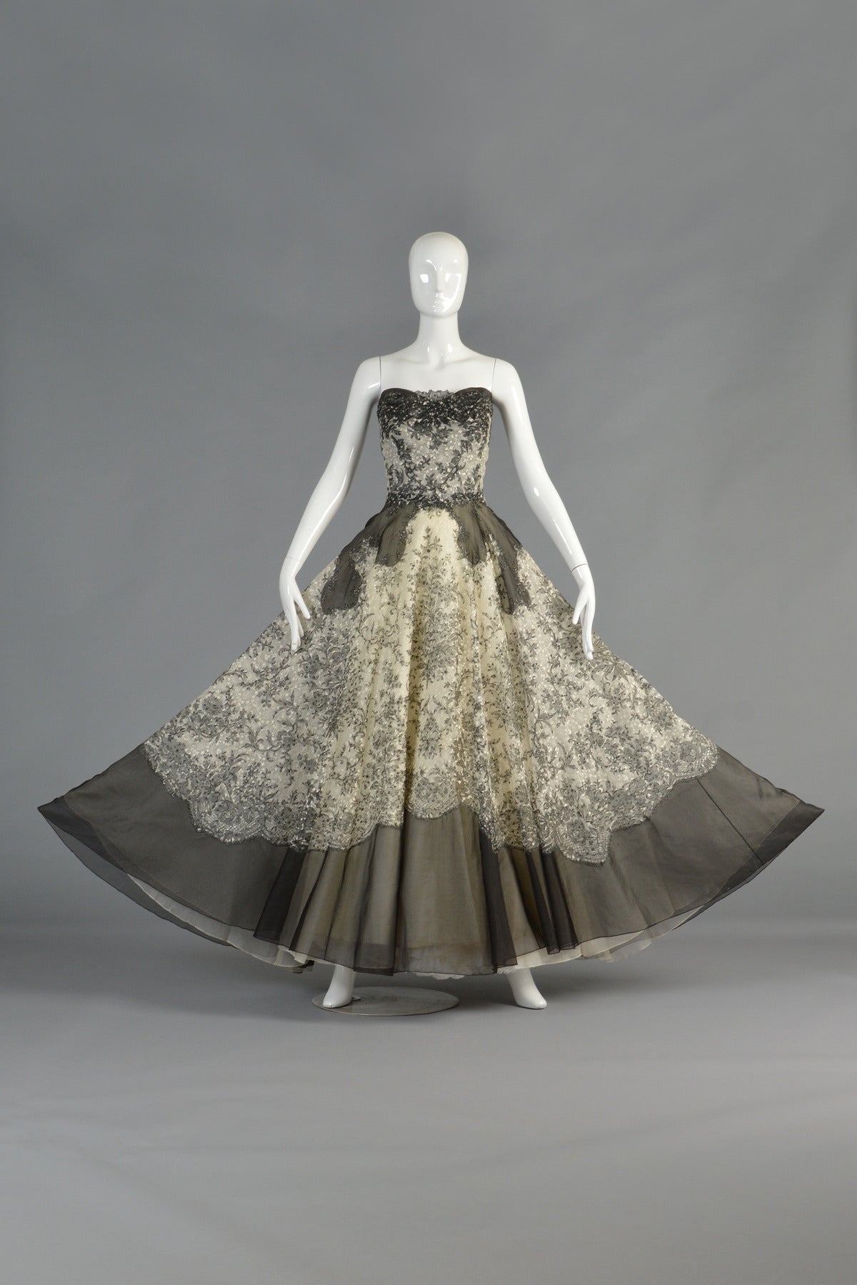 Gray Showstopping 1950's Nan Duskin Black and White Organza and Lace Gown For Sale