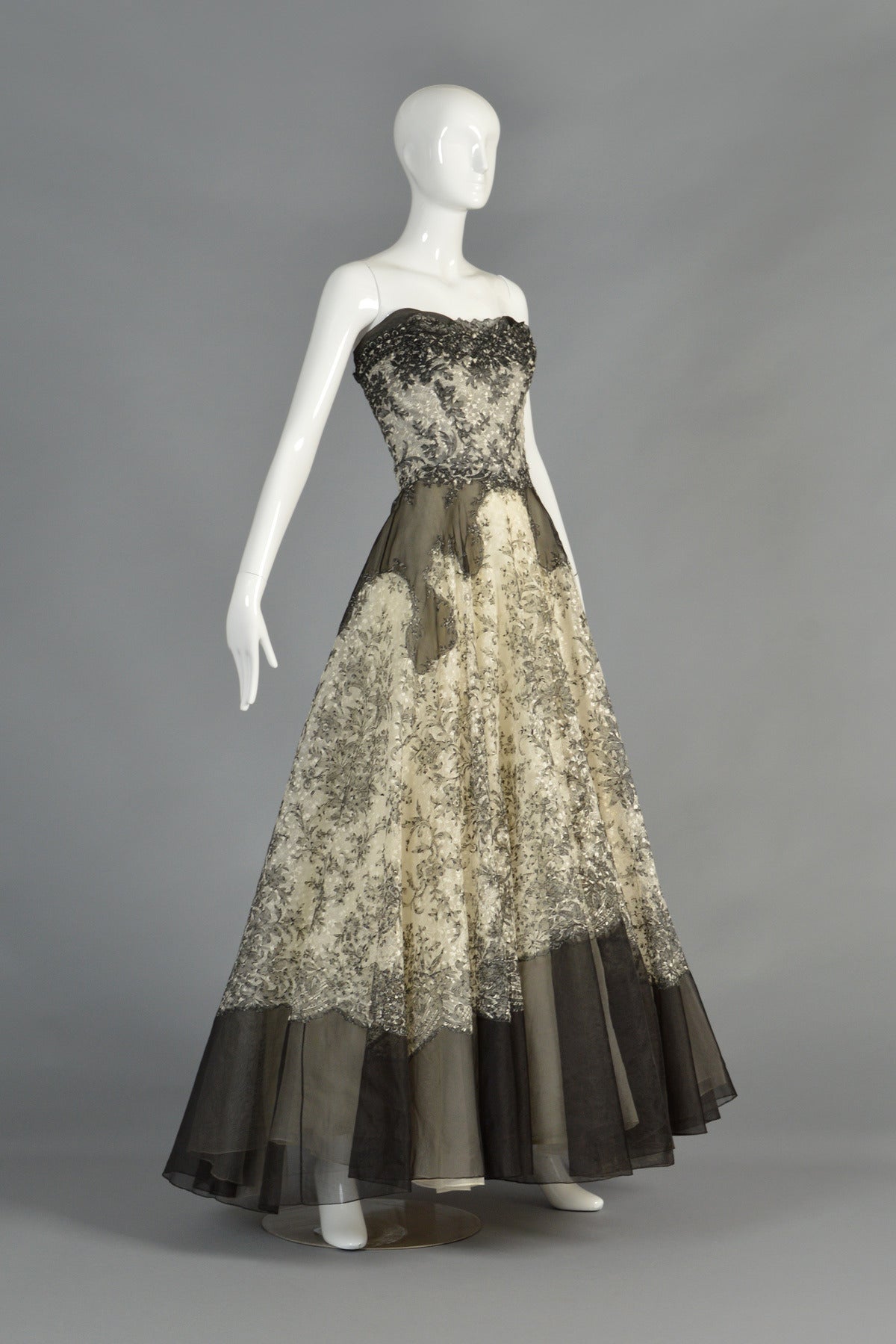 Showstopping 1950's Nan Duskin Black and White Organza and Lace Gown For Sale 3