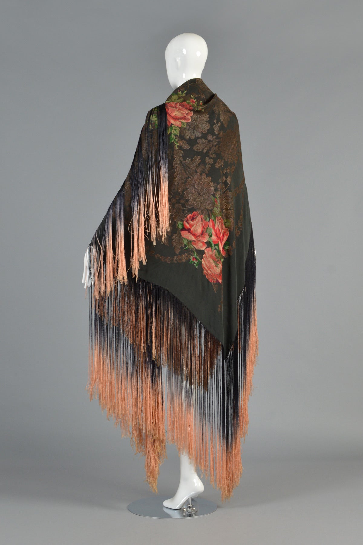 1920s Silk Lamé Floral Piano Shawl with Fringe For Sale 1