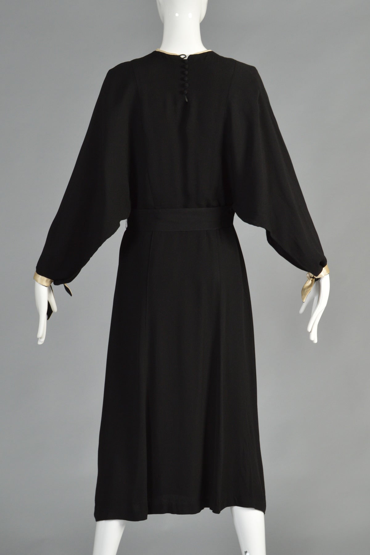 1930's Black and Ivory Cape Top Dress 4